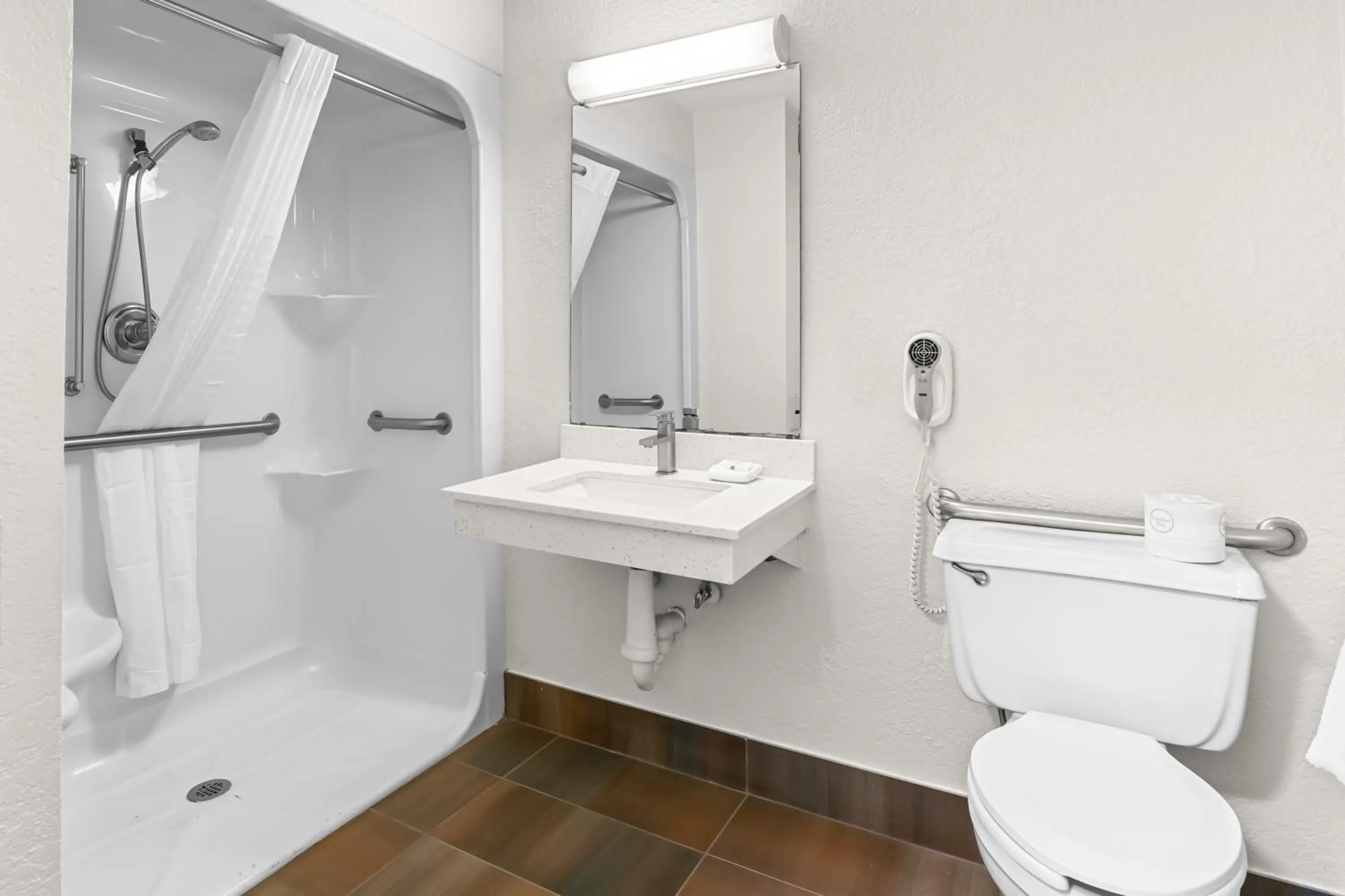 Shower in Quality Inn Slidell I-10