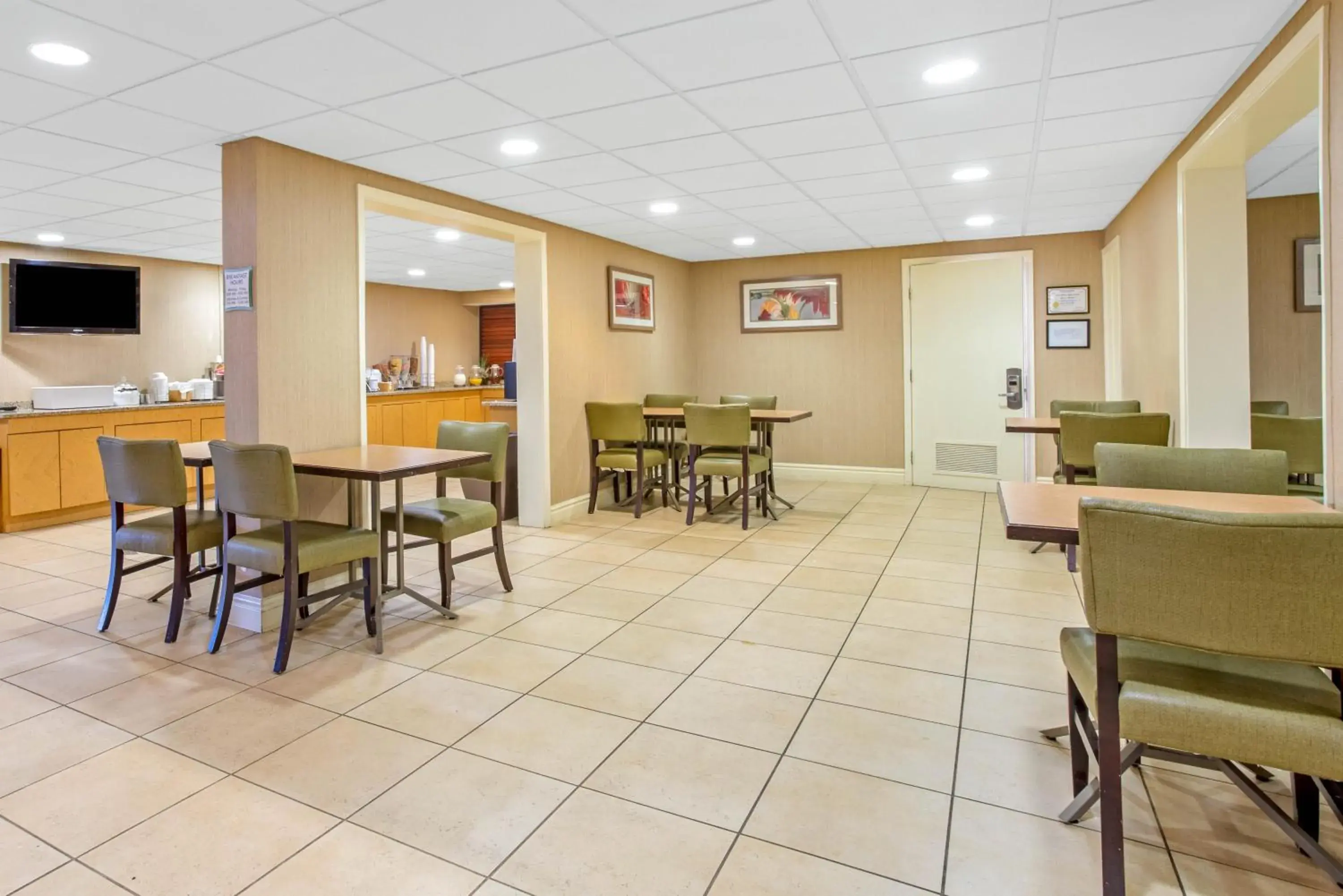 Restaurant/Places to Eat in Quality Inn Slidell I-10