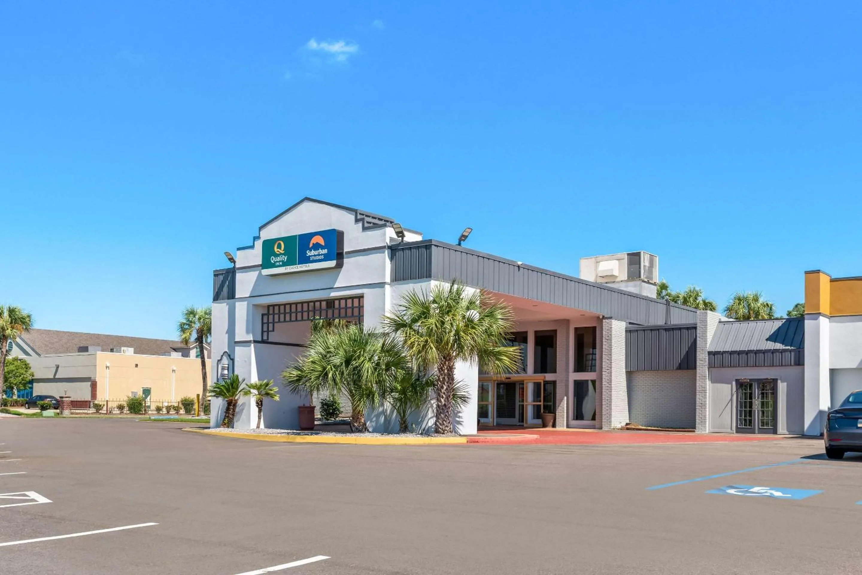 Property building in Quality Inn Slidell I-10