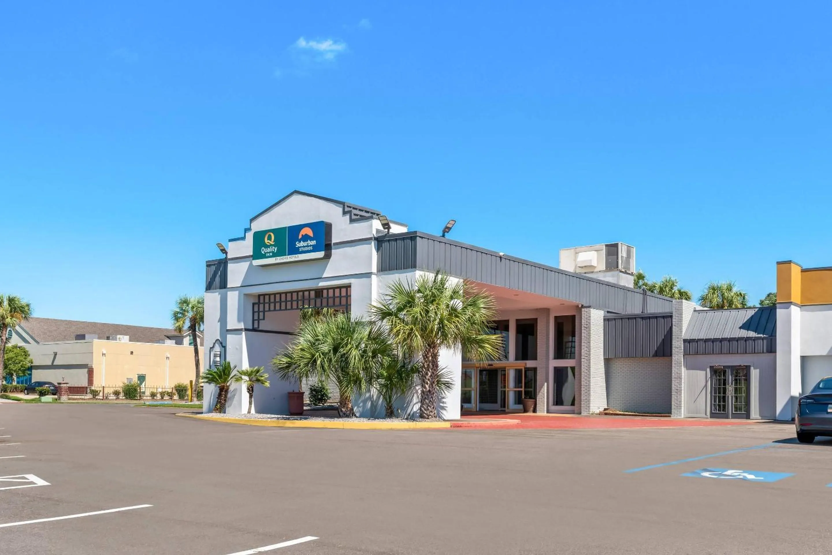 Property building in Quality Inn Slidell I-10