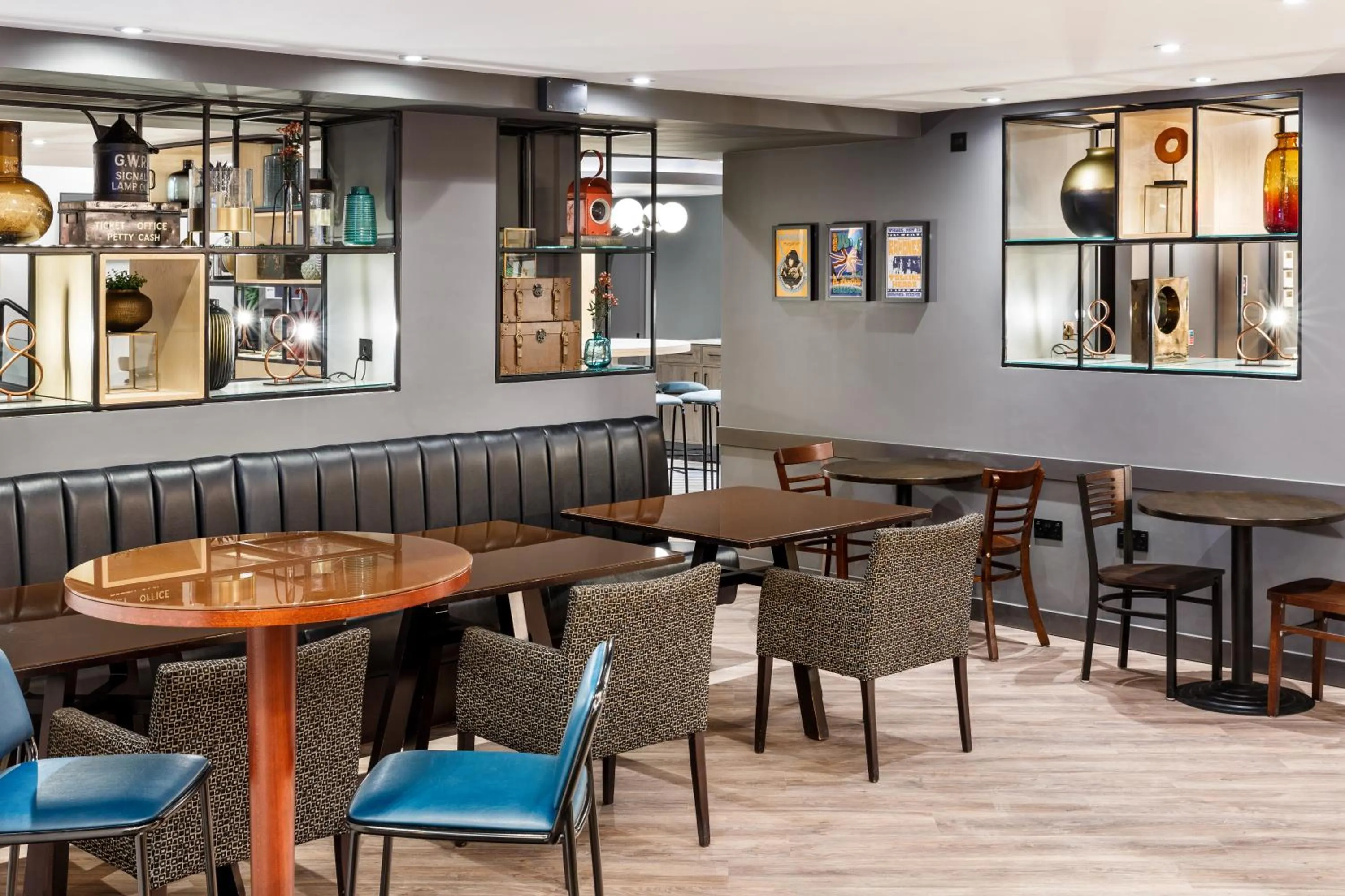 Lounge or bar in ibis budget Swindon