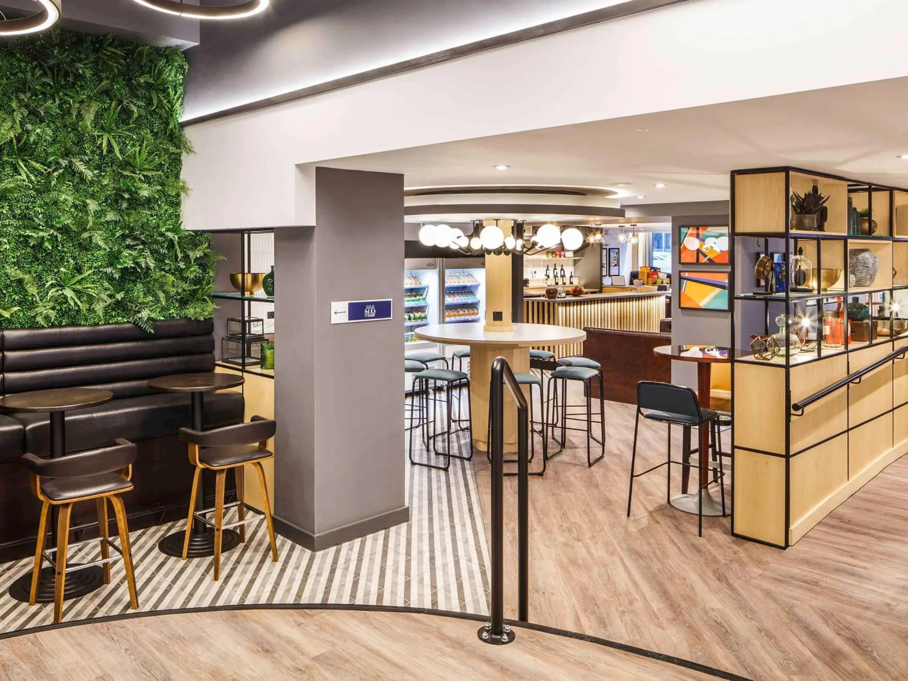 Property building in ibis budget Swindon Property building in ibis budget Swindon