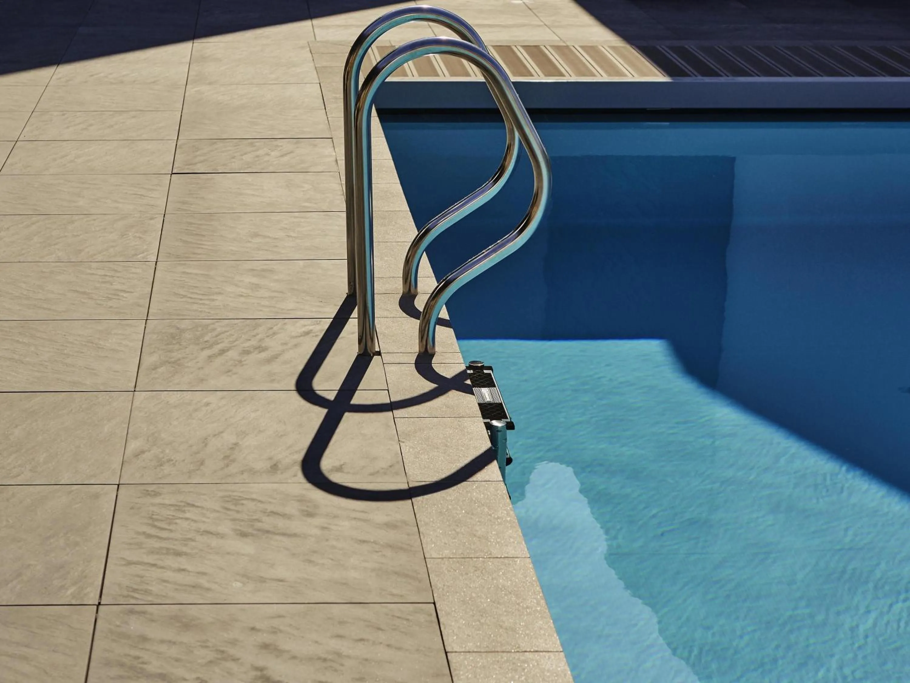 Pool view in Le Domaine des Vanneaux Golf & Spa L'Isle Adam - MGallery Collection