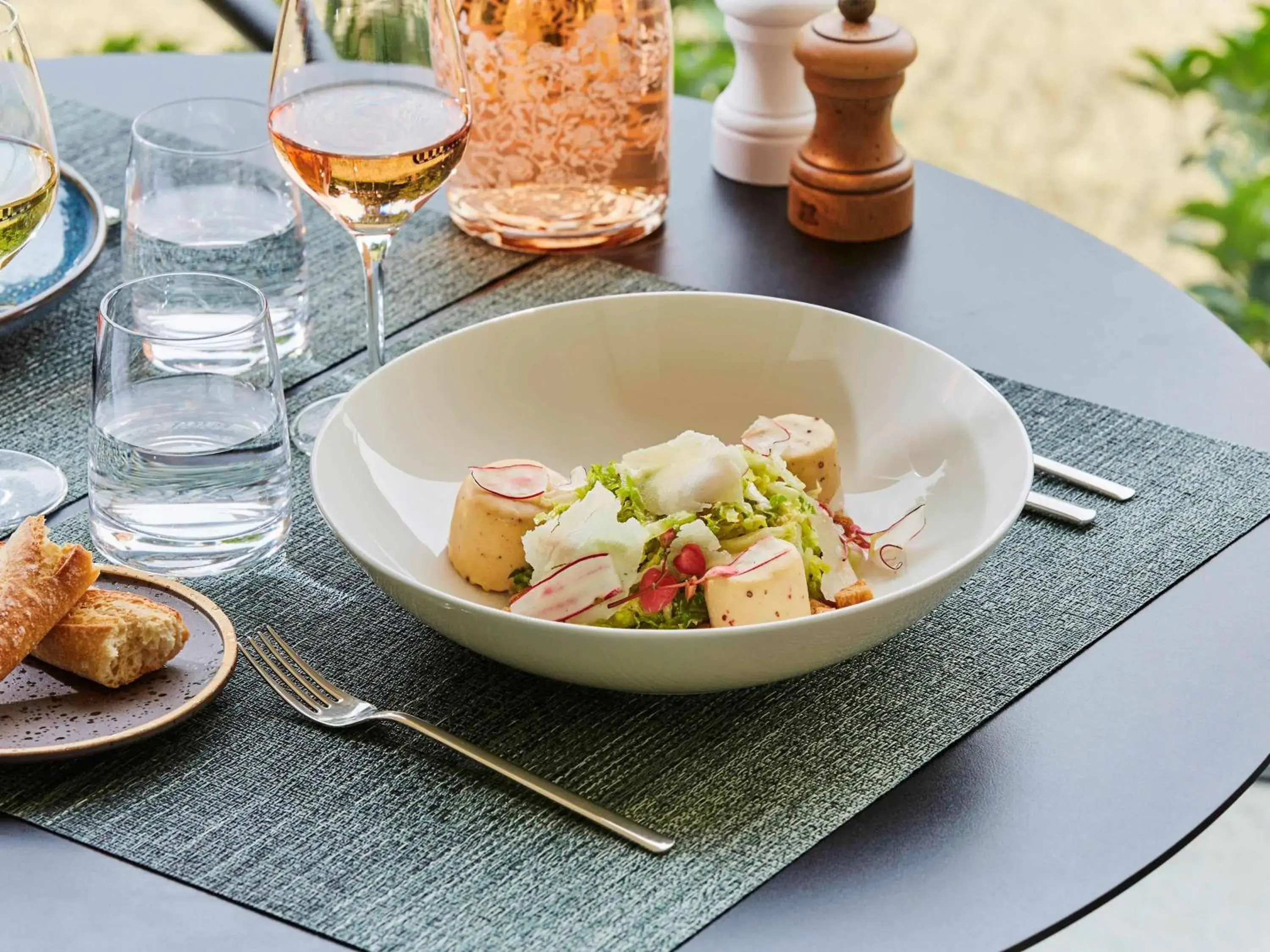 Photo of the whole room in Le Domaine des Vanneaux Golf & Spa L'Isle Adam - MGallery Collection Photo of the whole room in Le Domaine des Vanneaux Golf & Spa L'Isle Adam - MGallery Collection