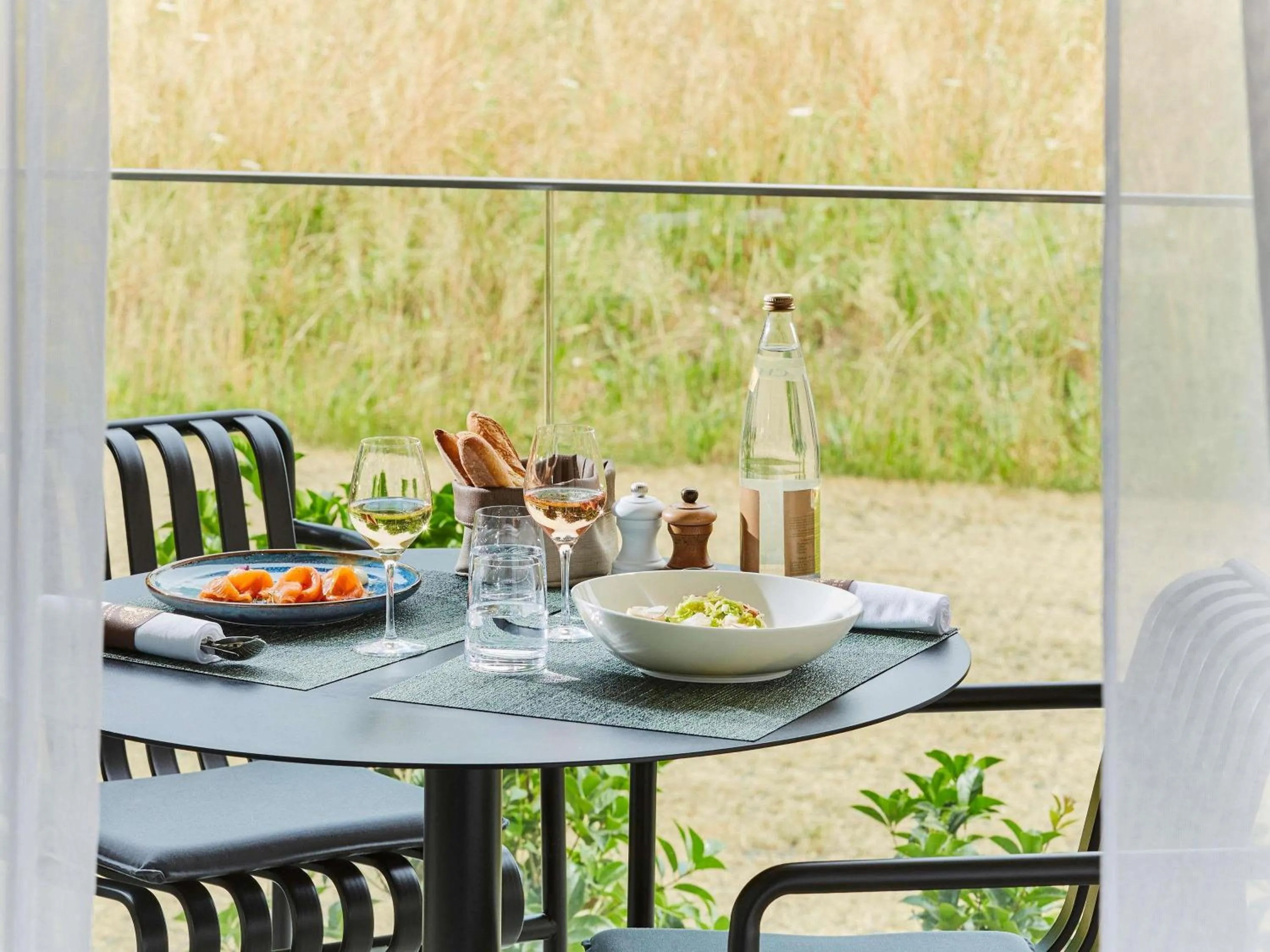 Bedroom in Le Domaine des Vanneaux Golf & Spa L'Isle Adam - MGallery Collection