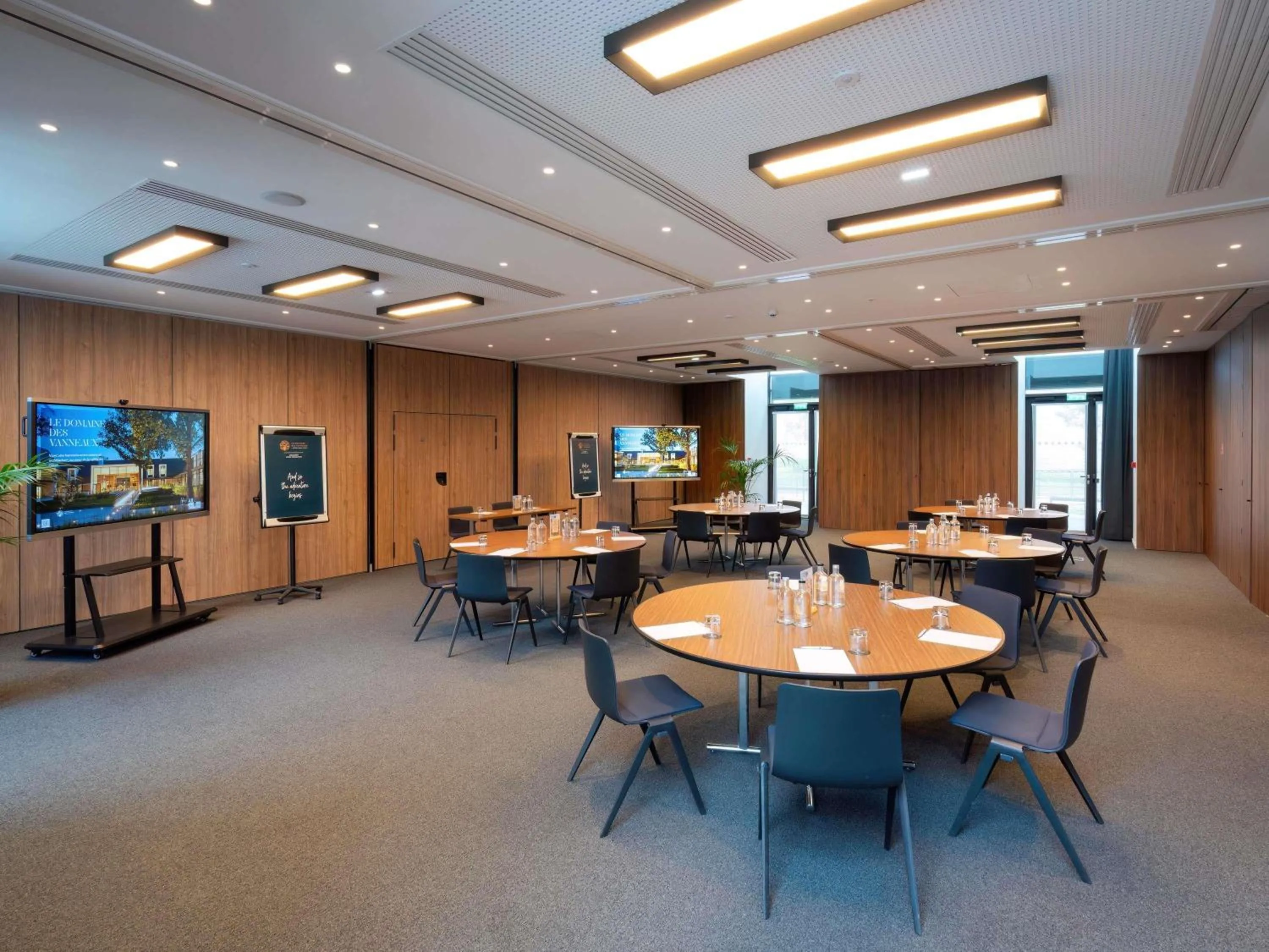 Meeting/conference room in Le Domaine des Vanneaux Golf & Spa L'Isle Adam - MGallery Collection
