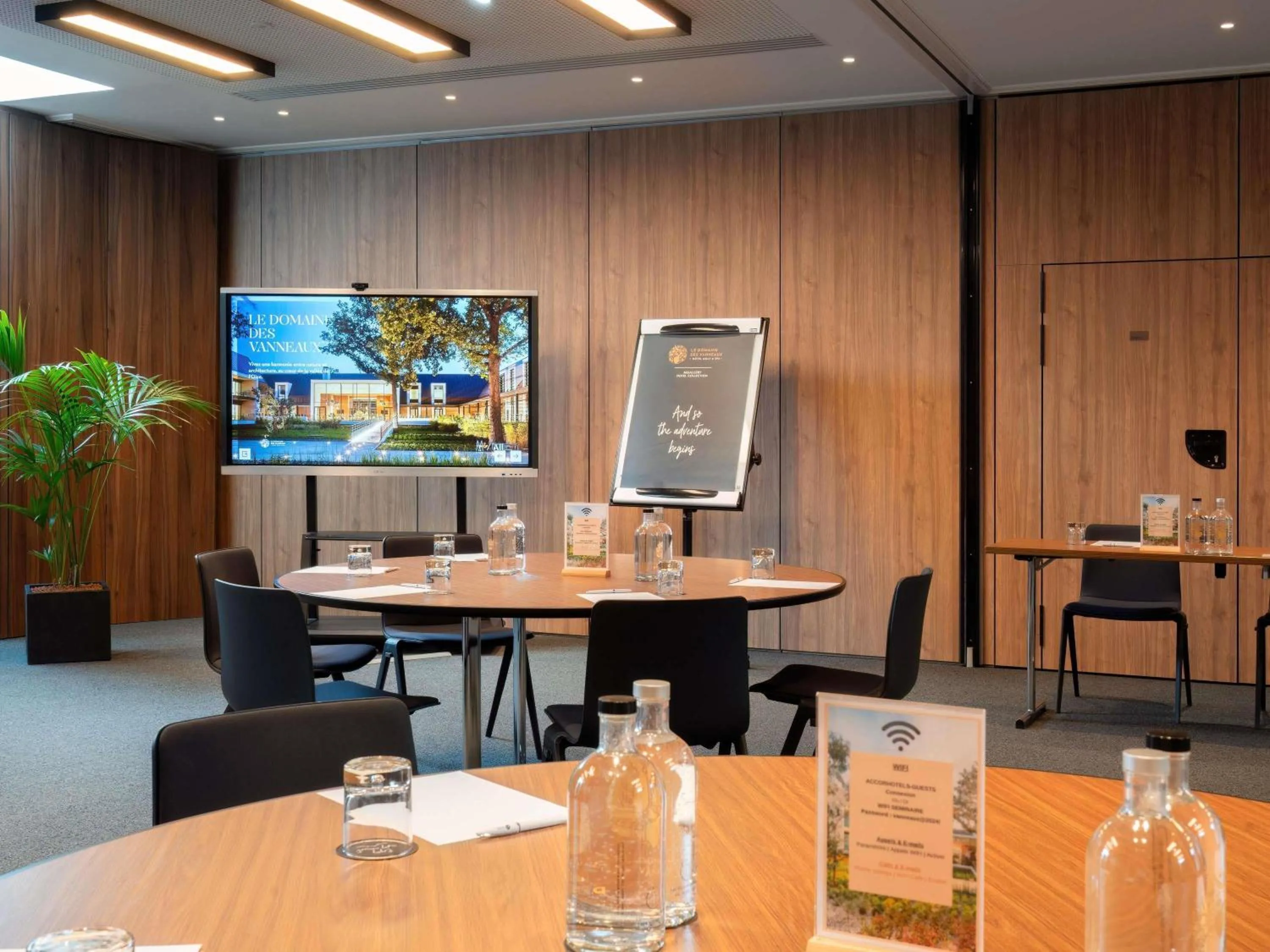 Meeting/conference room in Le Domaine des Vanneaux Golf & Spa L'Isle Adam - MGallery Collection
