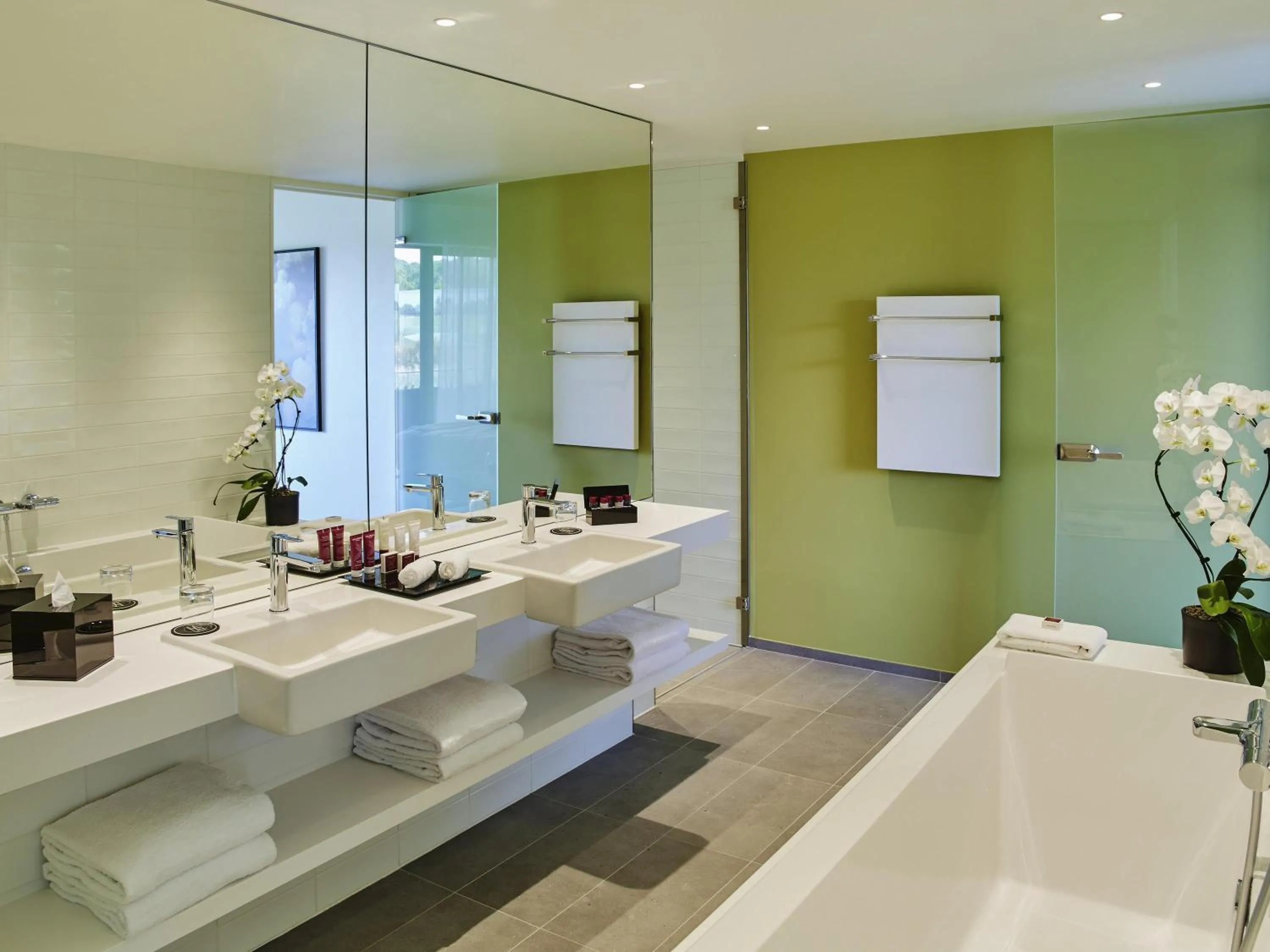 Bedroom in Le Domaine des Vanneaux Golf & Spa L'Isle Adam - MGallery Collection