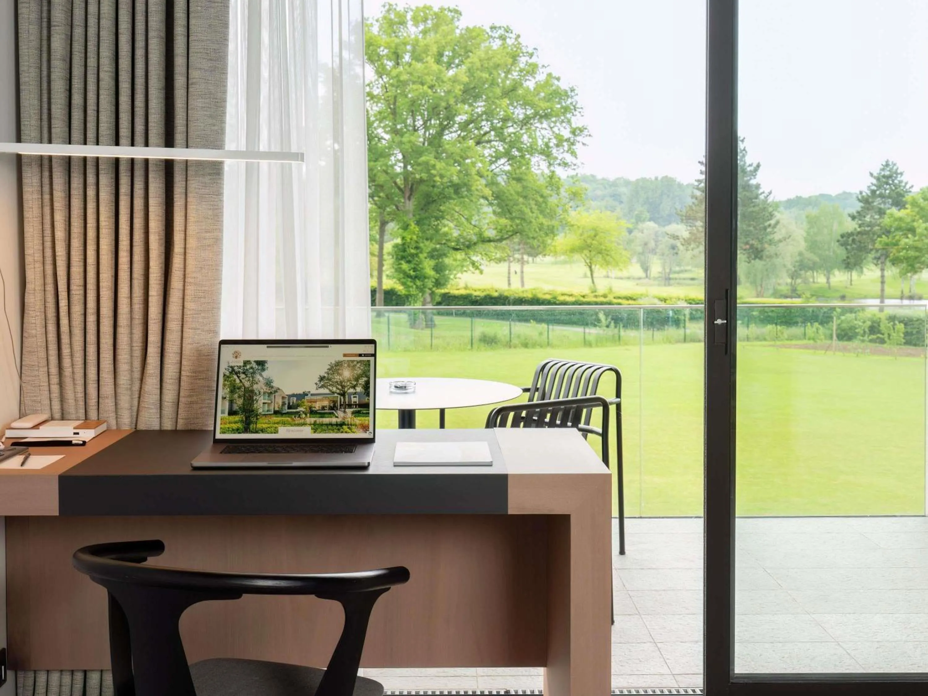 Bedroom in Le Domaine des Vanneaux Golf & Spa L'Isle Adam - MGallery Collection