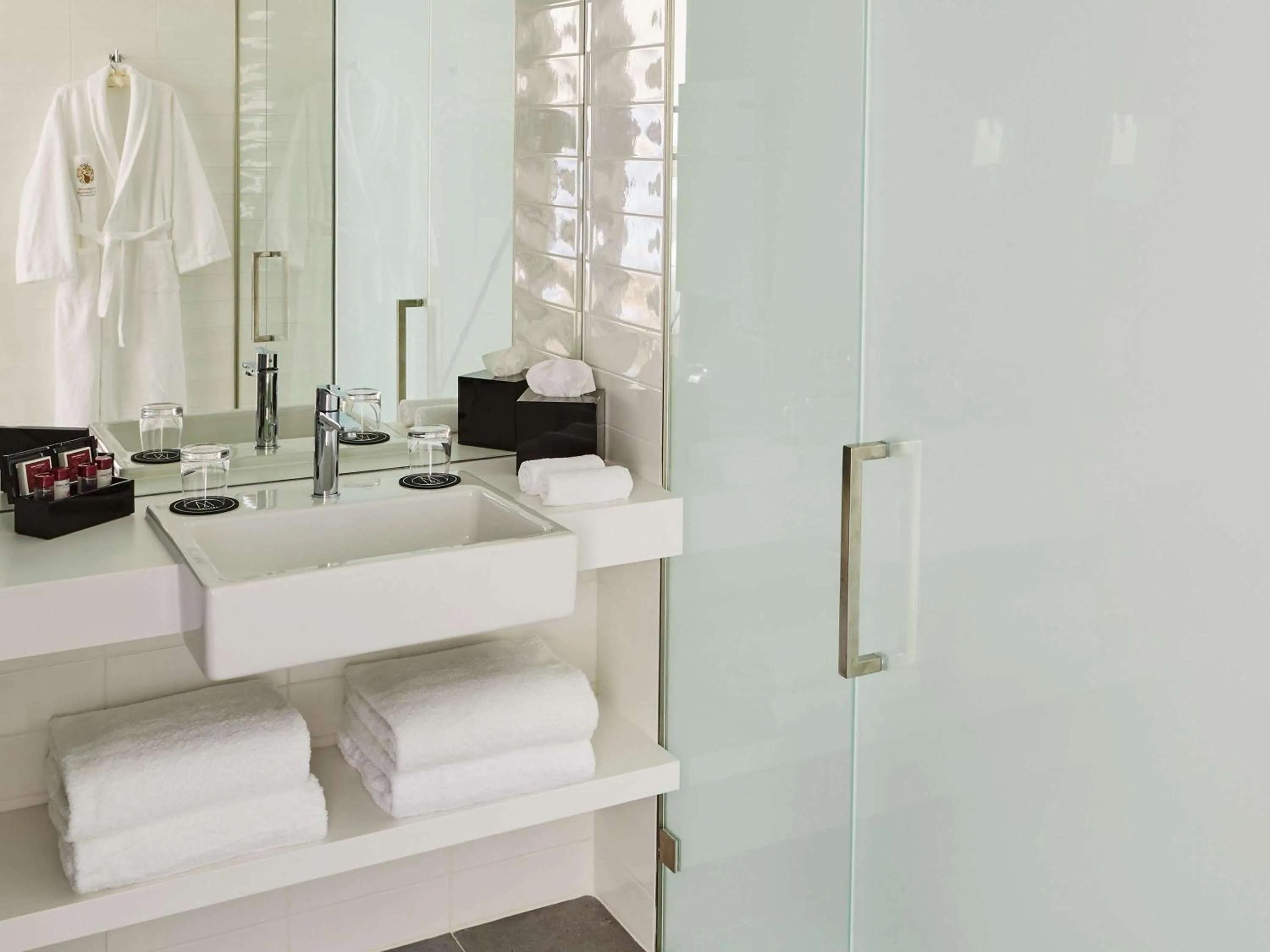 Bathroom in Le Domaine des Vanneaux Golf & Spa L'Isle Adam - MGallery Collection