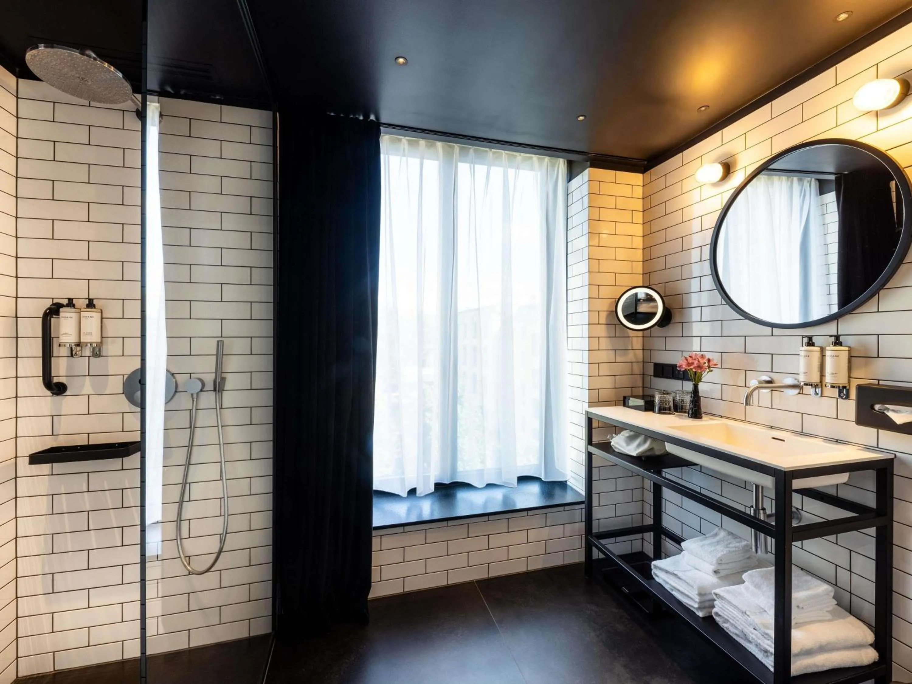 Bedroom in The Bridge Wroclaw - MGallery