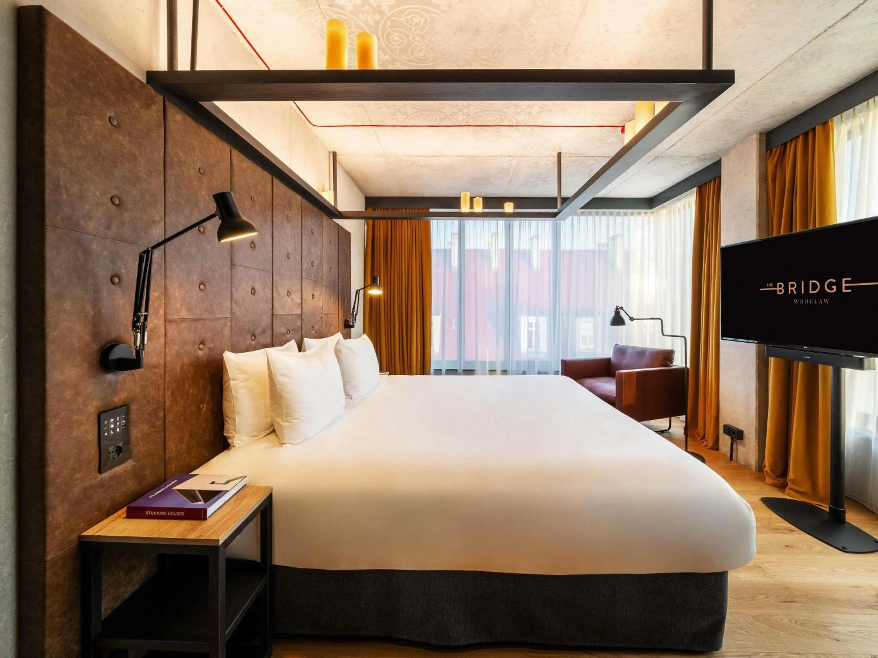 Bedroom, Bed in The Bridge Wroclaw - MGallery