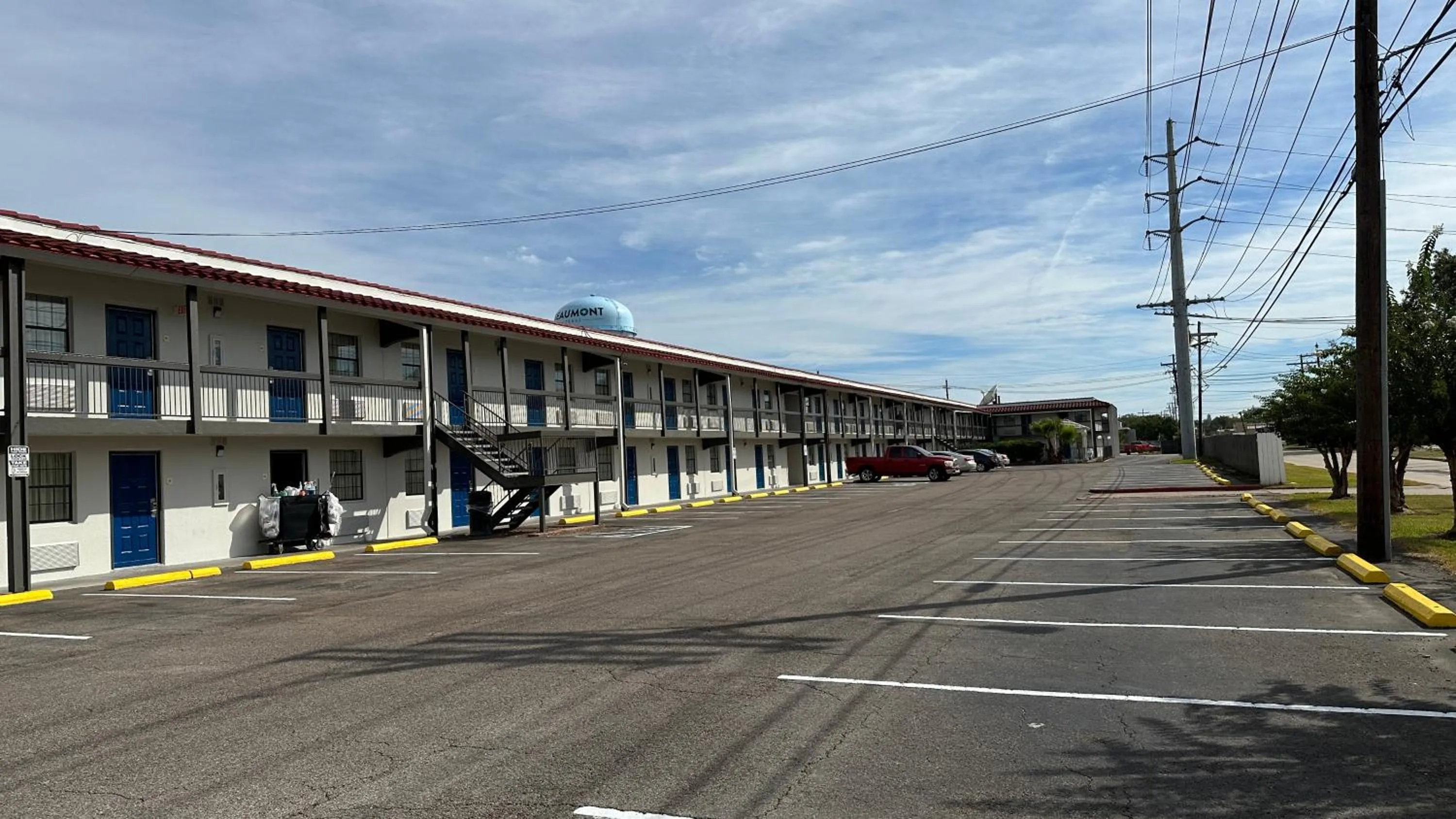 Property building in Motel 6-Beaumont, TX