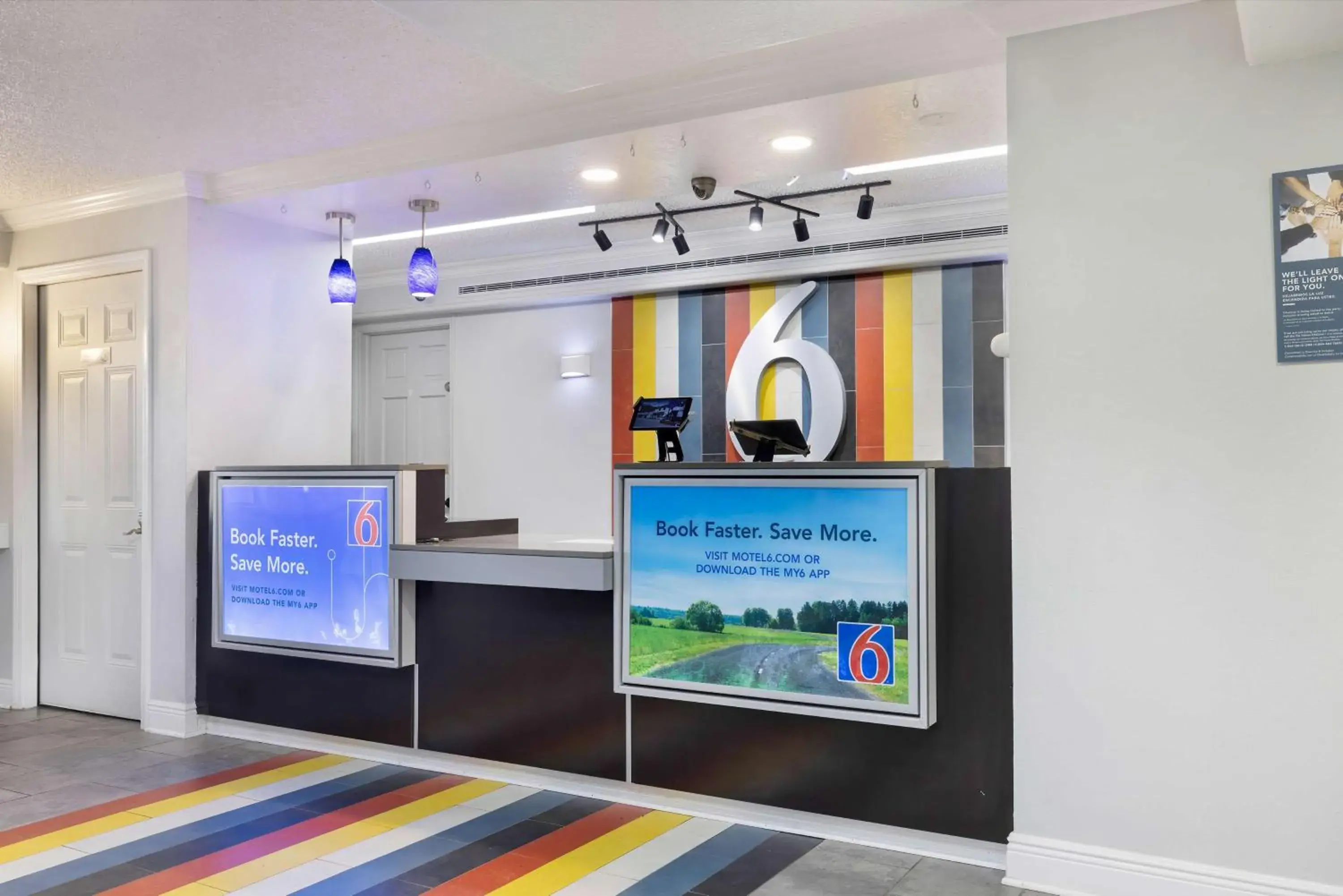 Lobby or reception in Motel 6-Beaumont, TX Lobby or reception in Motel 6-Beaumont, TX
