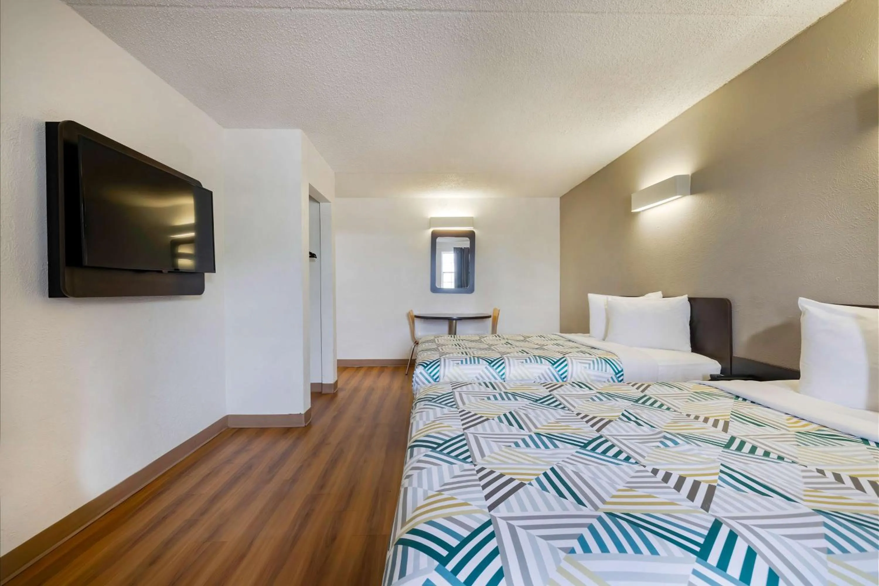 Bedroom, Bed in Motel 6-Beaumont, TX