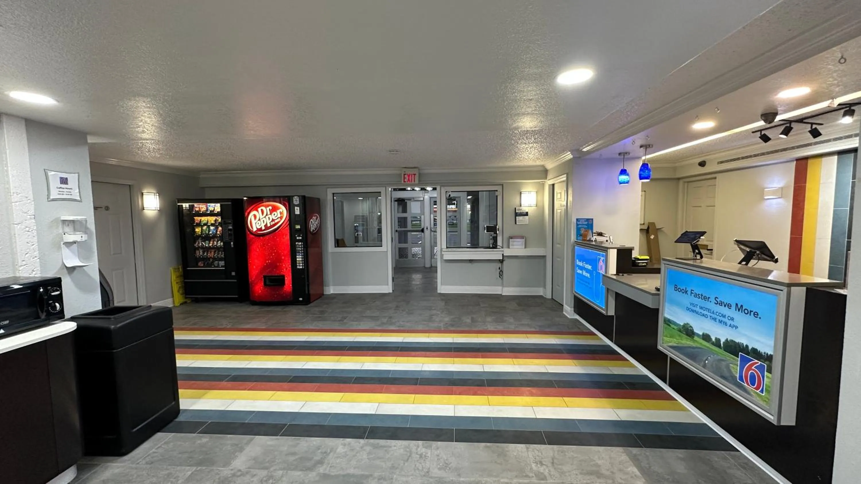 Lobby or reception in Motel 6-Beaumont, TX