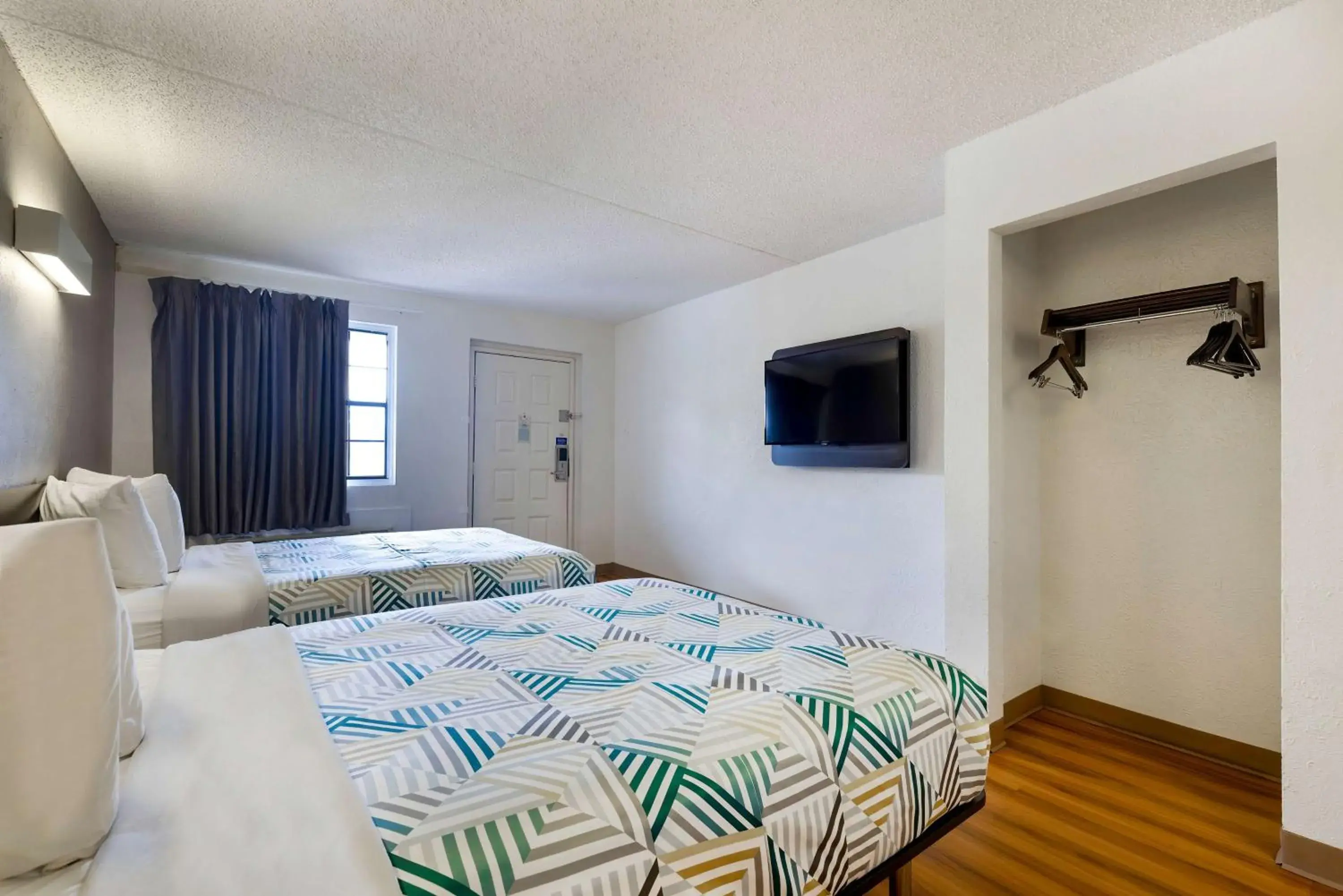 Bedroom, Bed in Motel 6-Beaumont, TX Bedroom, Bed in Motel 6-Beaumont, TX