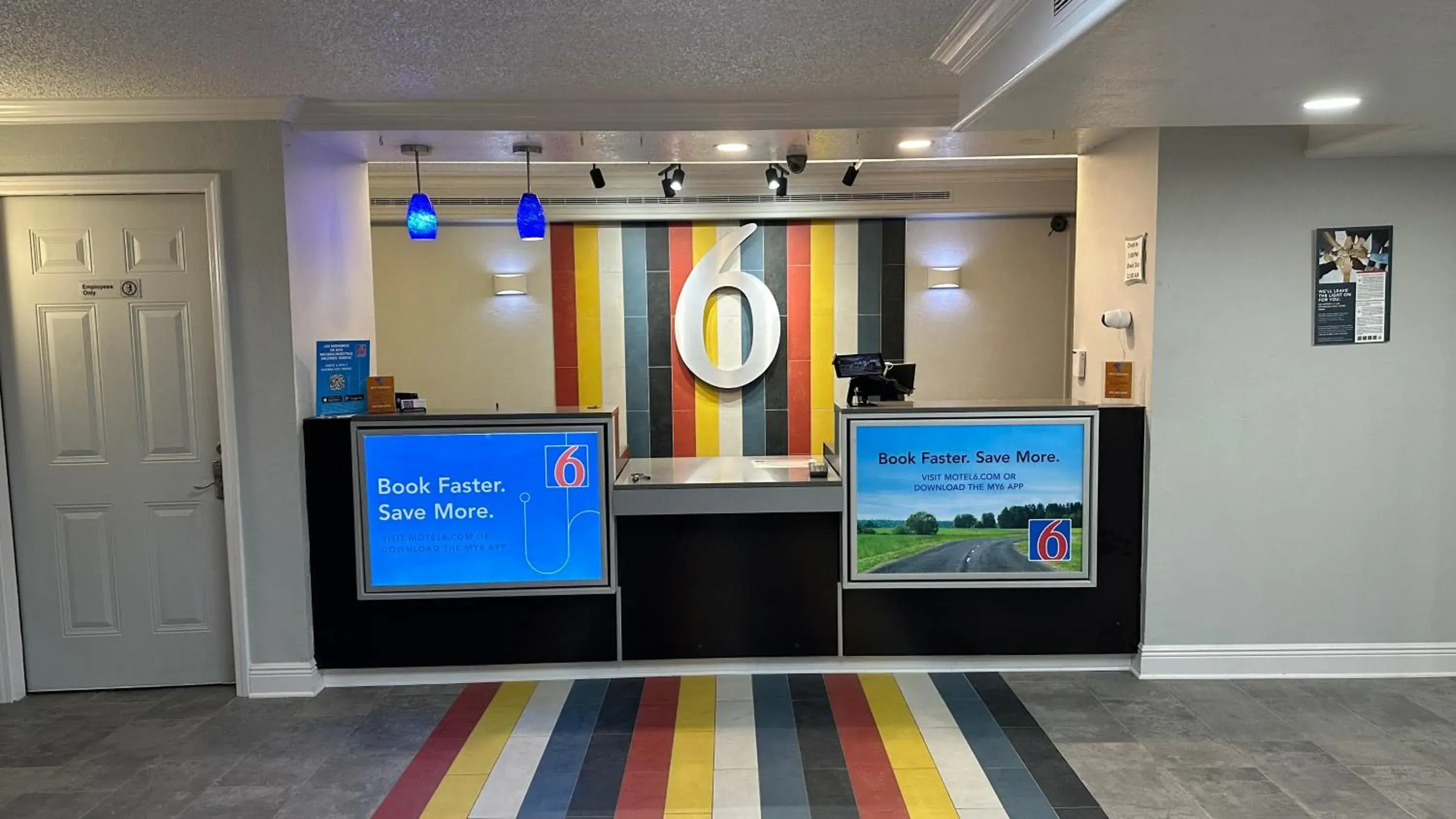 Lobby or reception in Motel 6-Beaumont, TX Lobby or reception in Motel 6-Beaumont, TX
