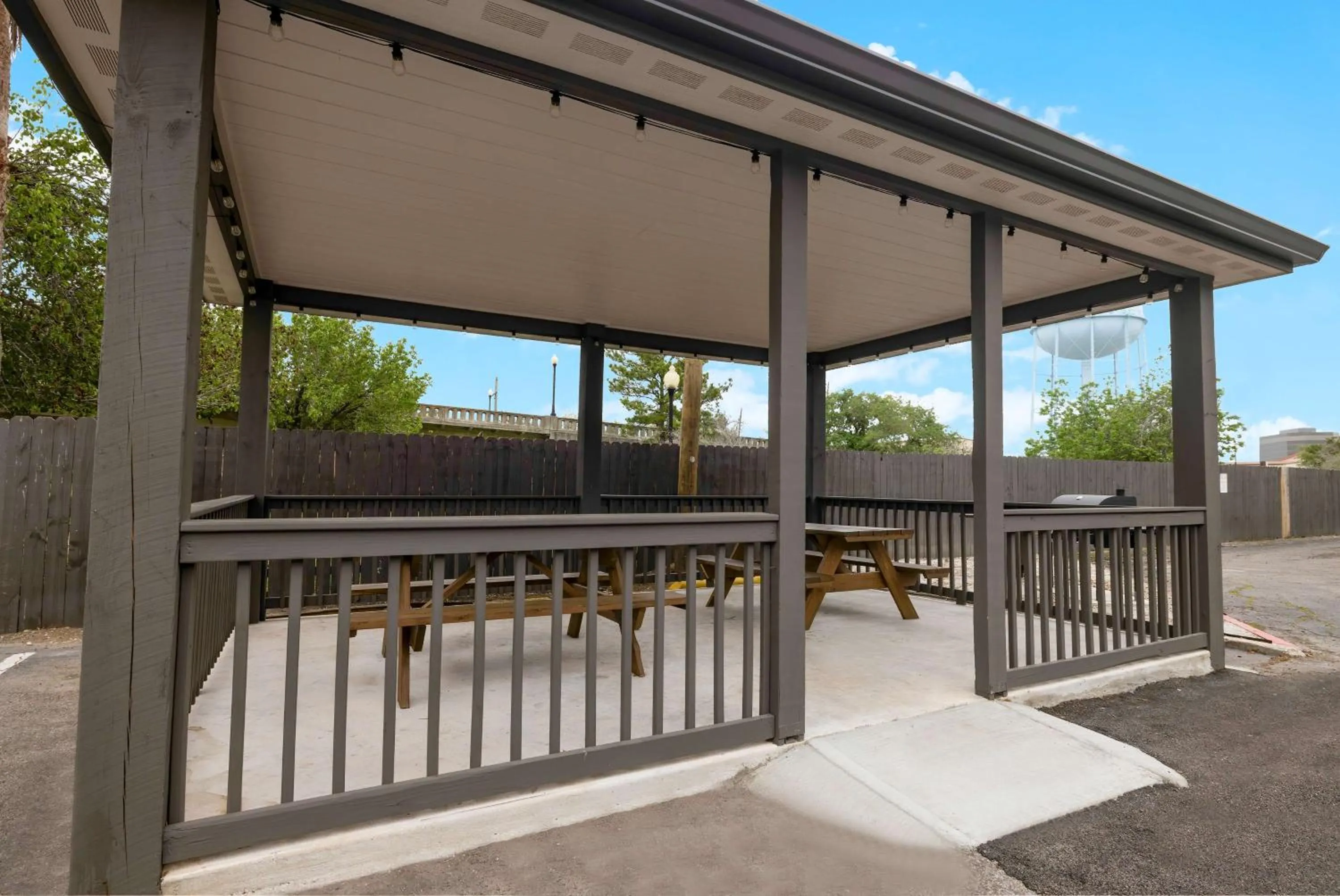 Property building in Motel 6-Beaumont, TX