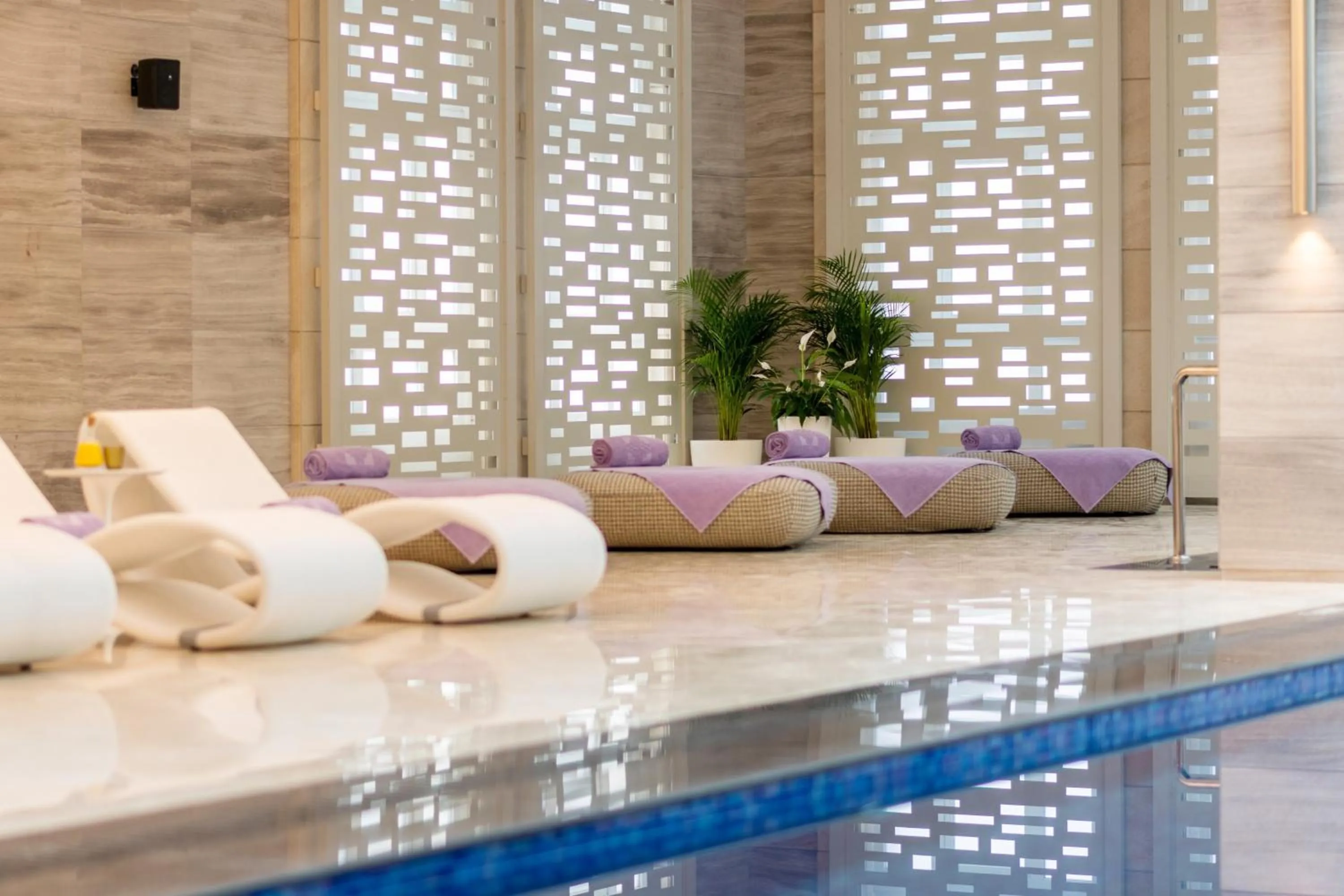 Swimming pool in Al Messila, A Luxury Collection Resort & Spa, Doha