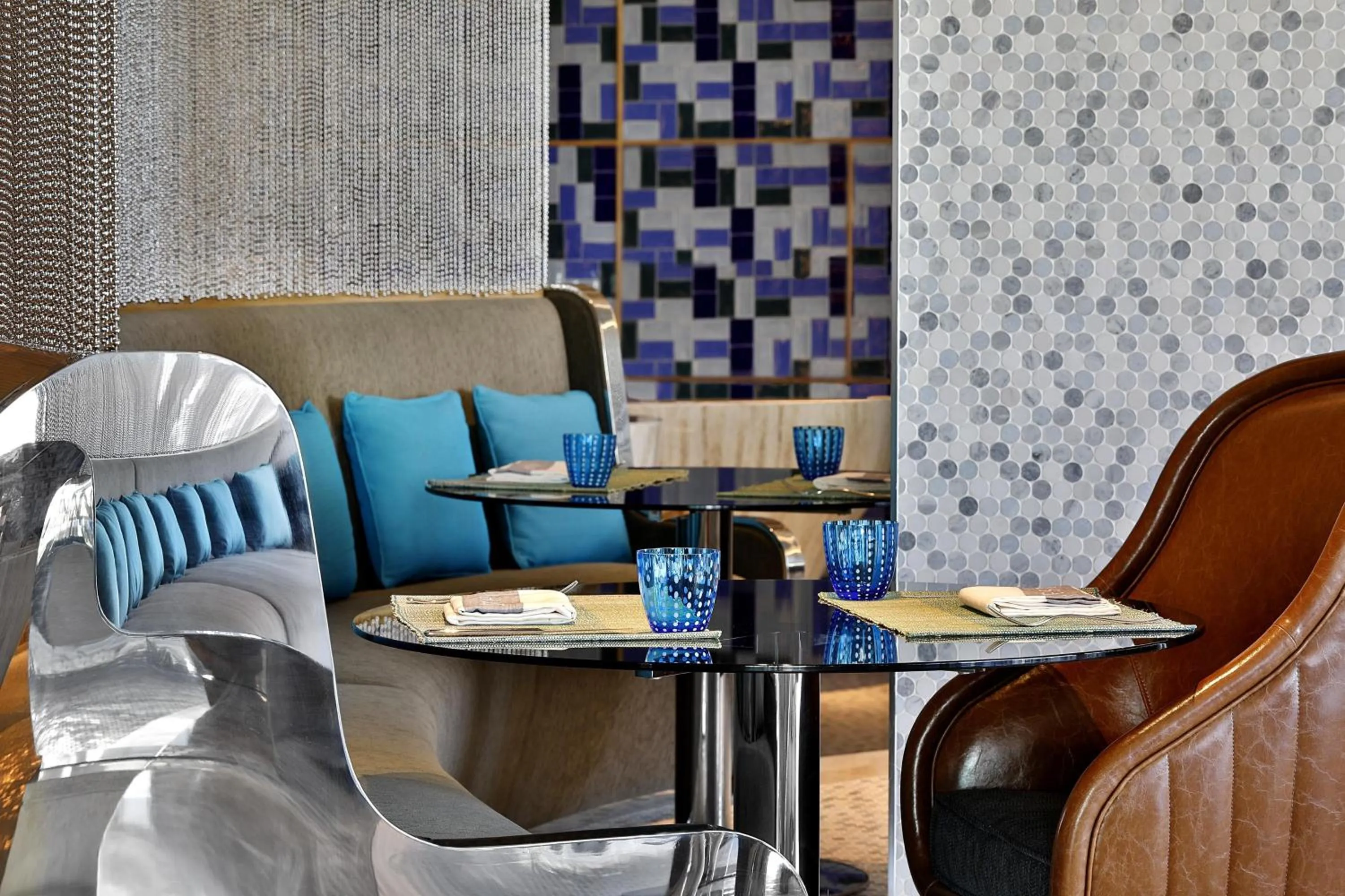 Restaurant/places to eat in W Muscat