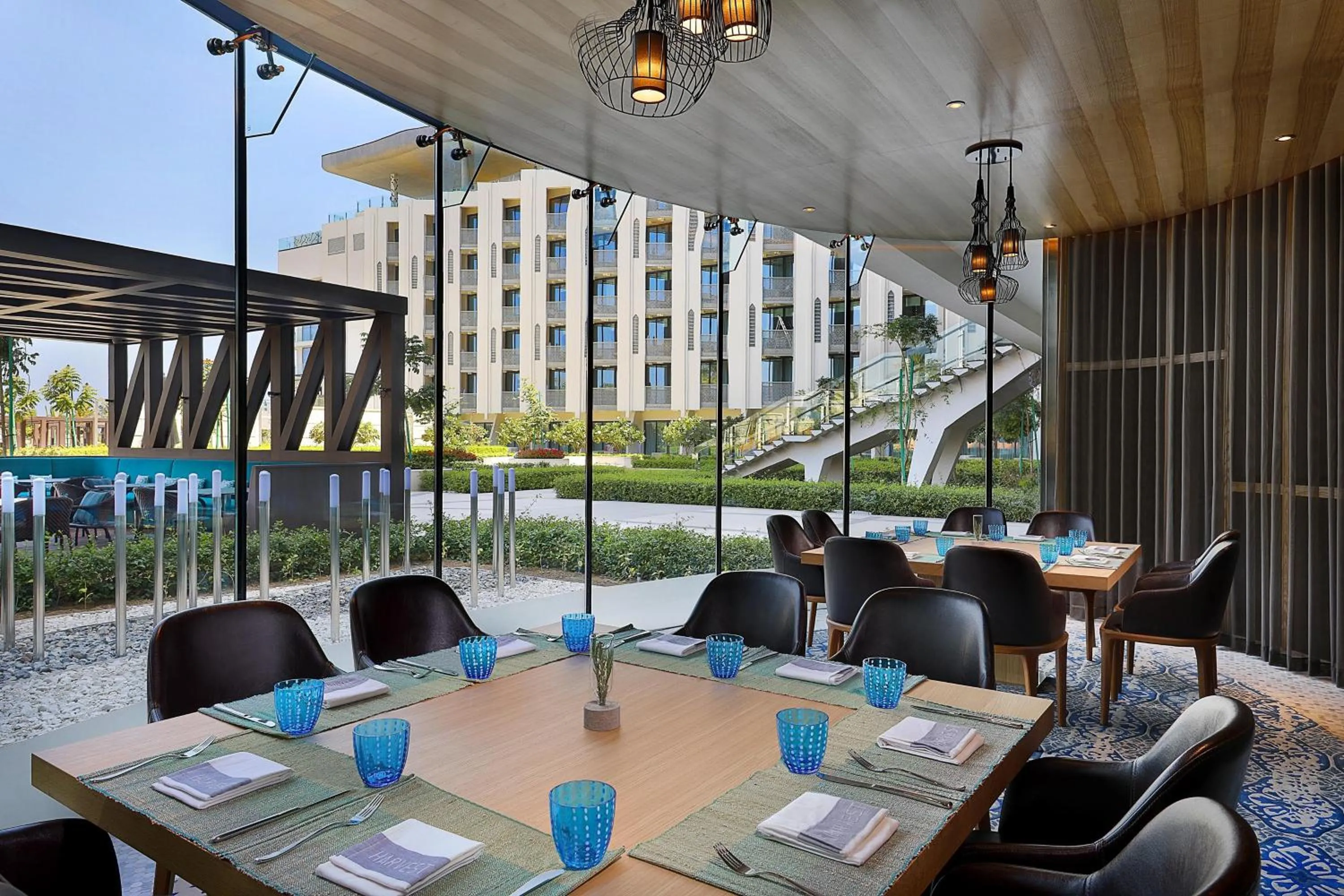 Restaurant/places to eat in W Muscat