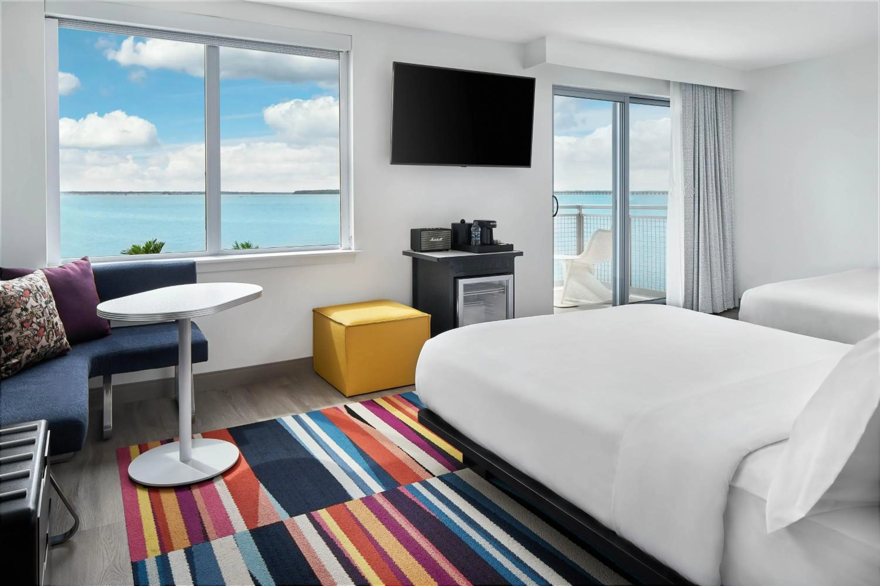 Photo of the whole room, Bed in Aloft Ocean City
