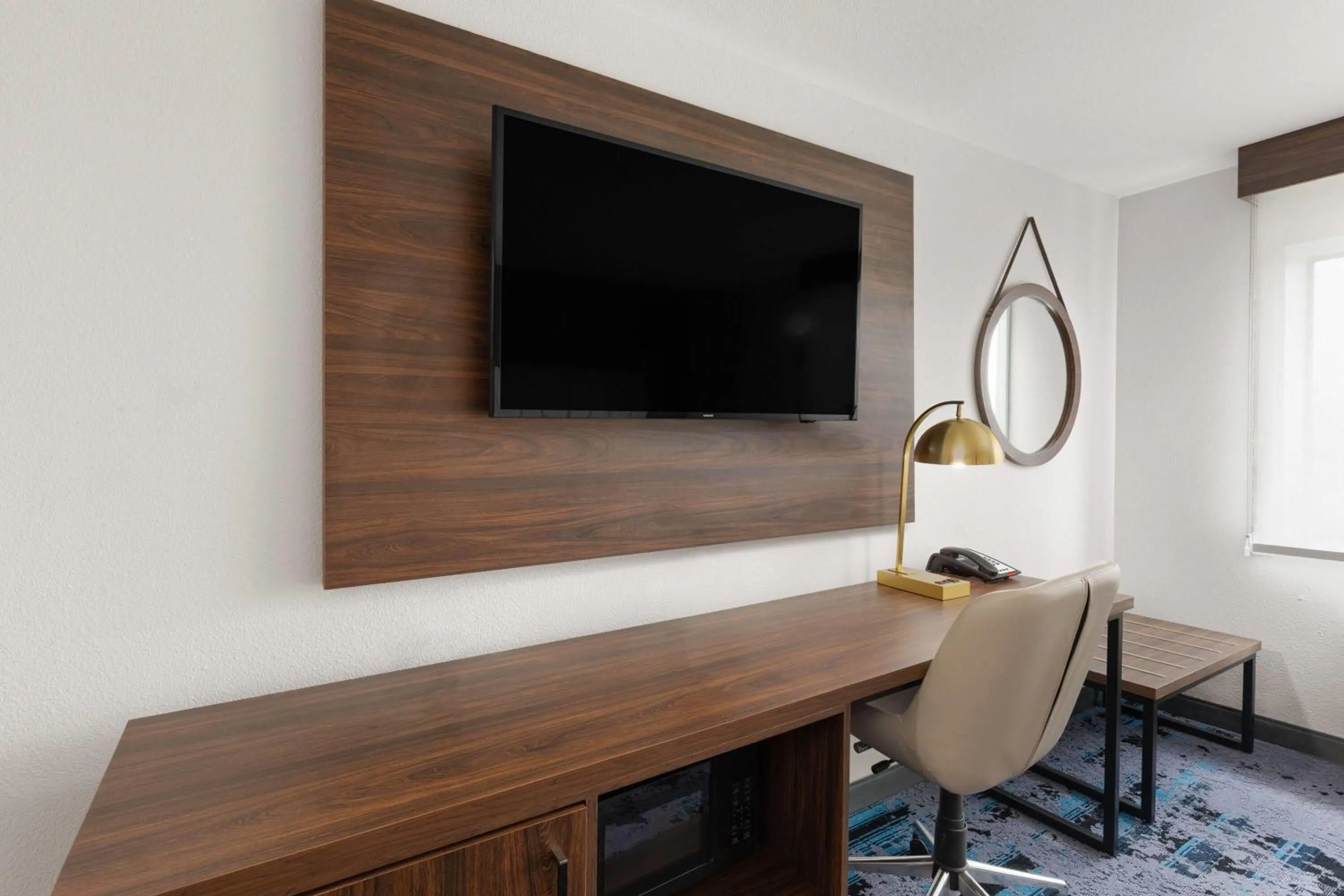 Photo of the whole room in La Quinta by Wyndham Springdale