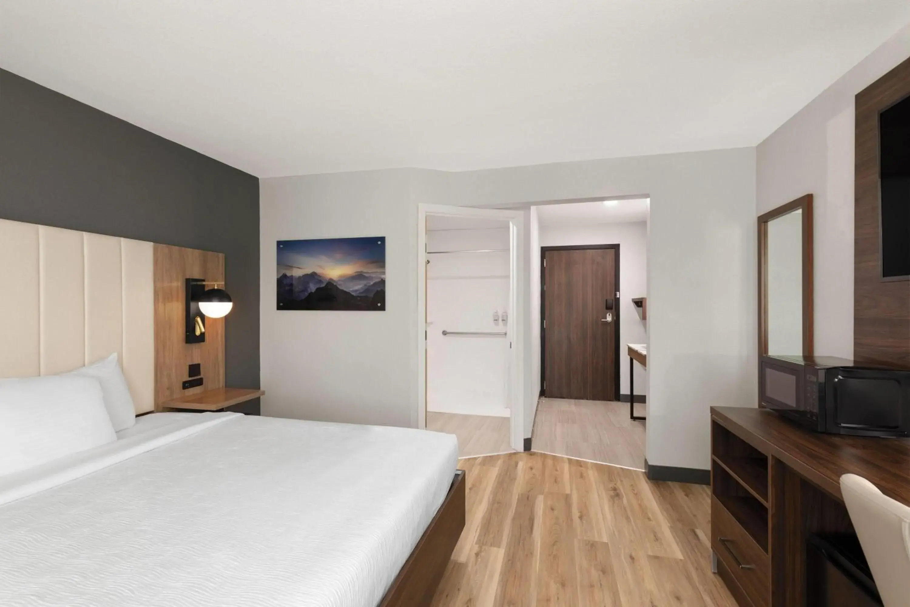 Photo of the whole room, Bed in La Quinta by Wyndham Springdale Photo of the whole room, Bed in La Quinta by Wyndham Springdale