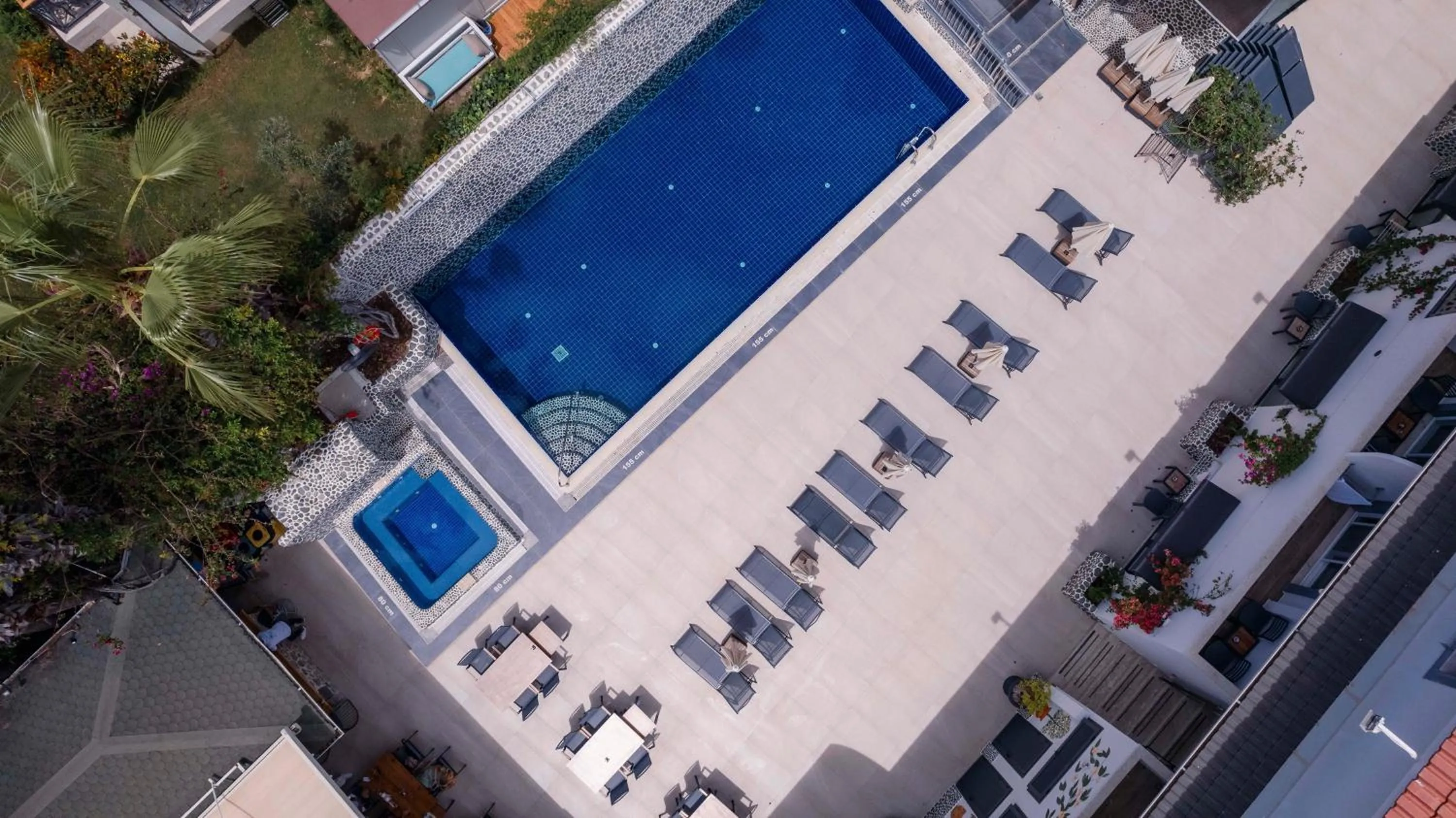 Swimming pool in Tonoz Beach Hotel