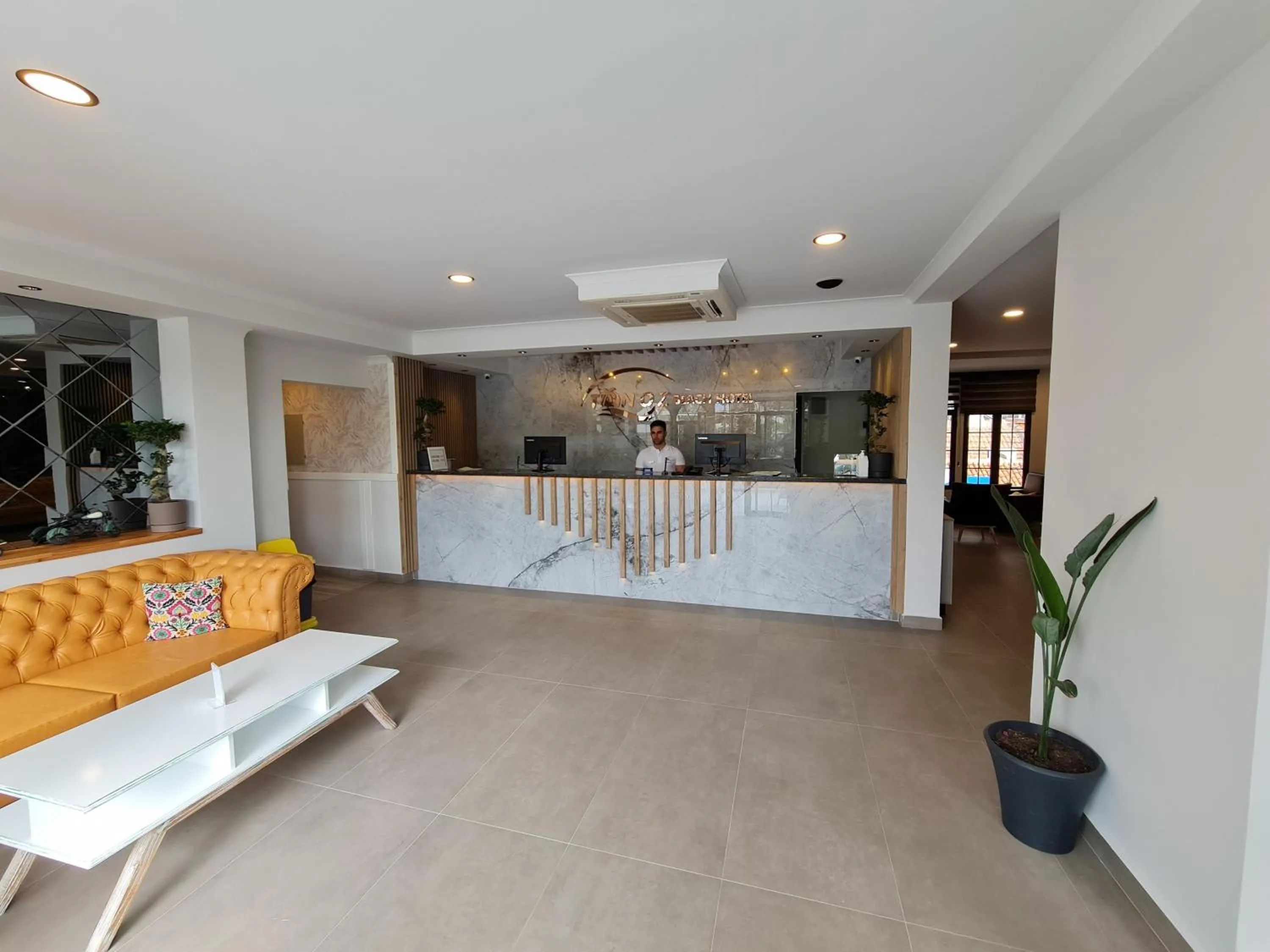Lobby or reception in Tonoz Beach Hotel