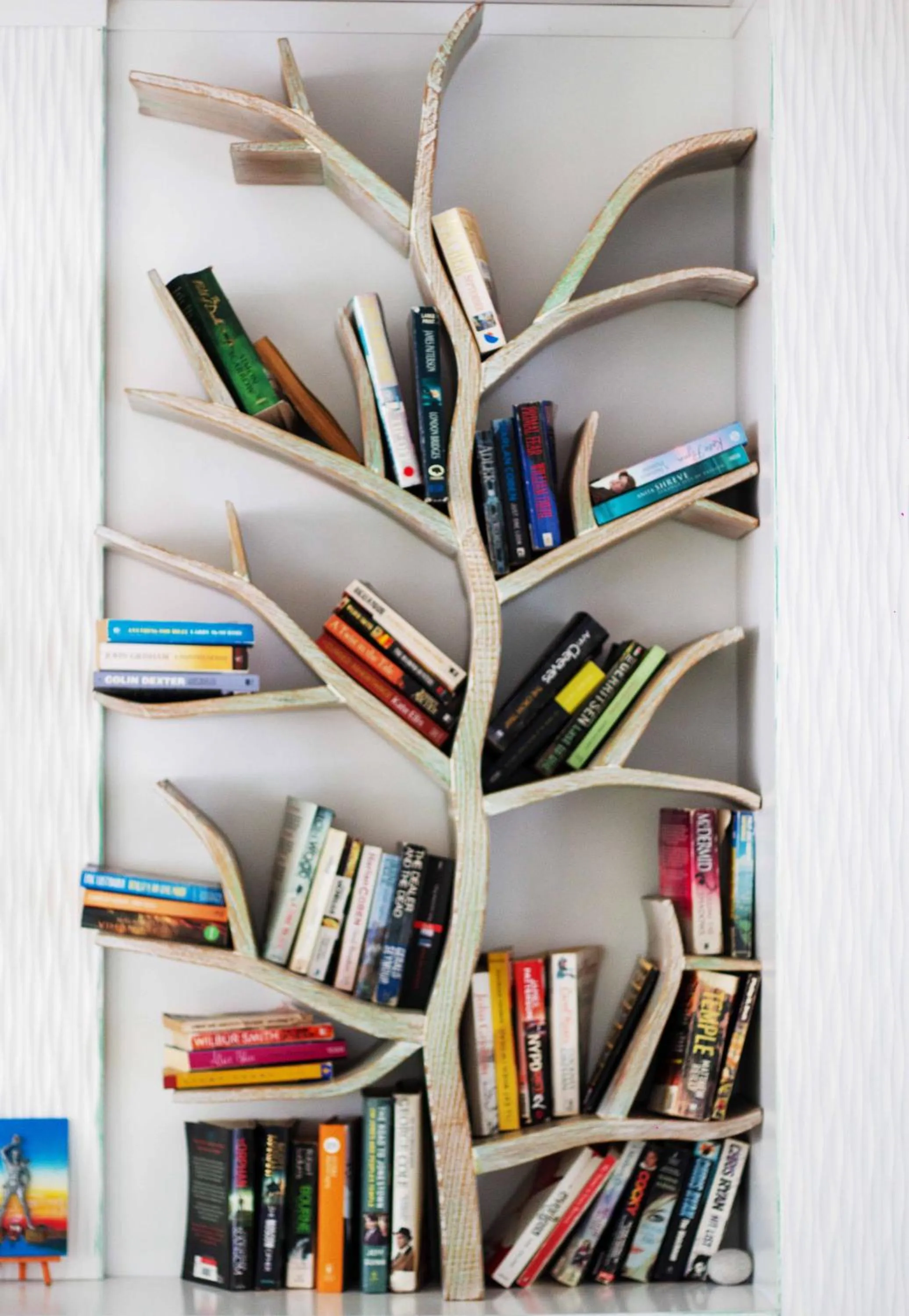 Library in Tonoz Beach Hotel