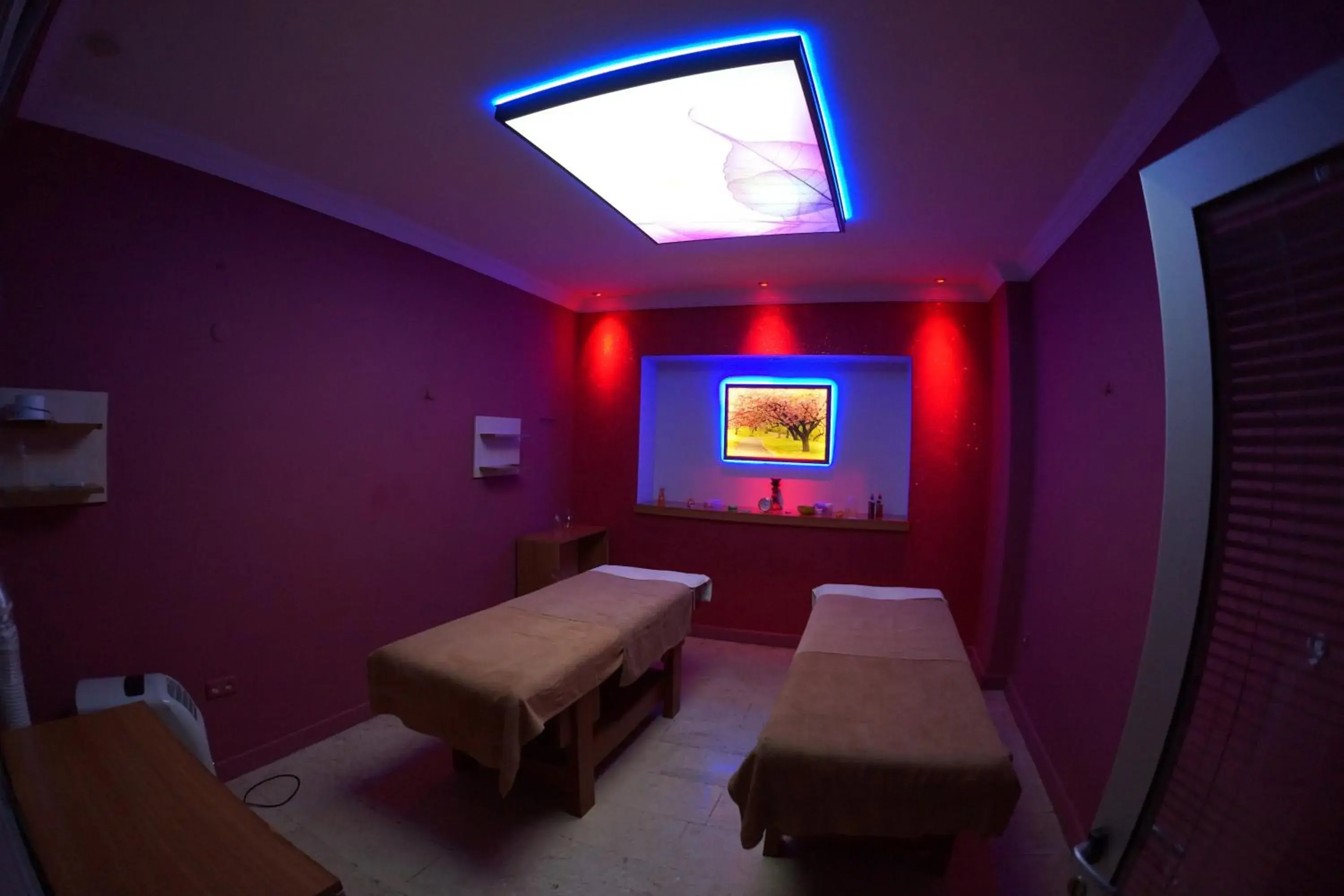 Massage, Bed in Tonoz Beach Hotel Massage, Bed in Tonoz Beach Hotel