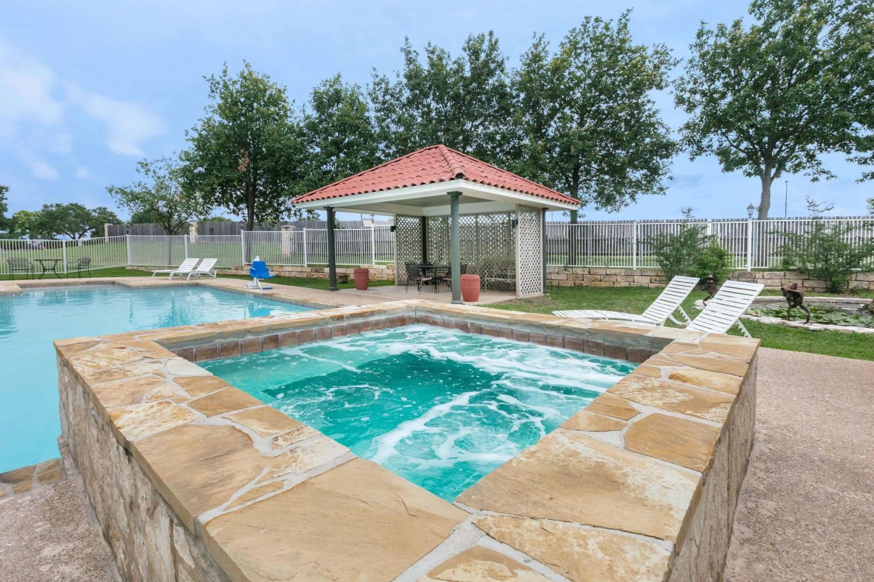 Hot Tub in La Quinta by Wyndham Fredericksburg