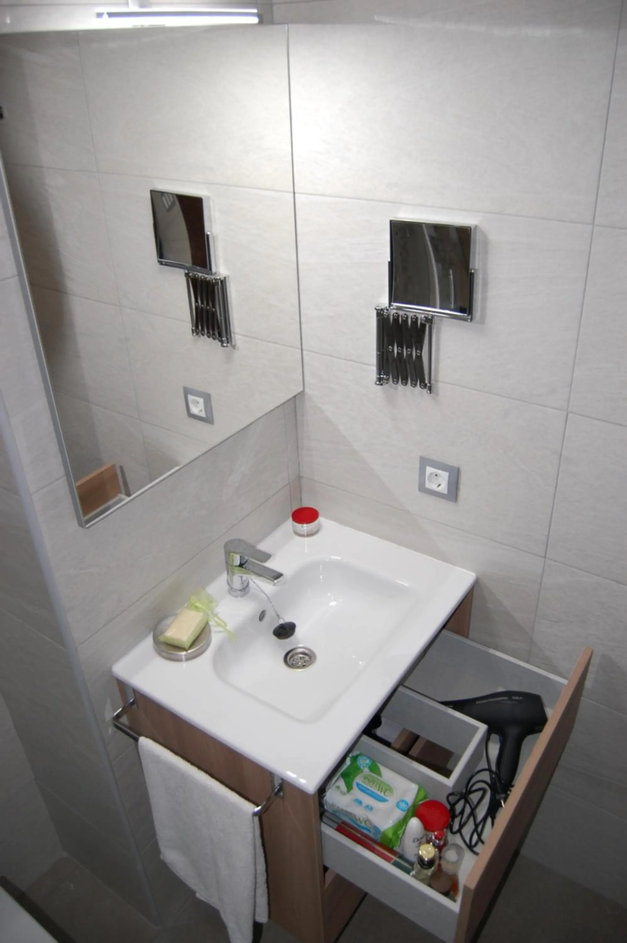 Bathroom in ALHAJAS DE CORDOBA