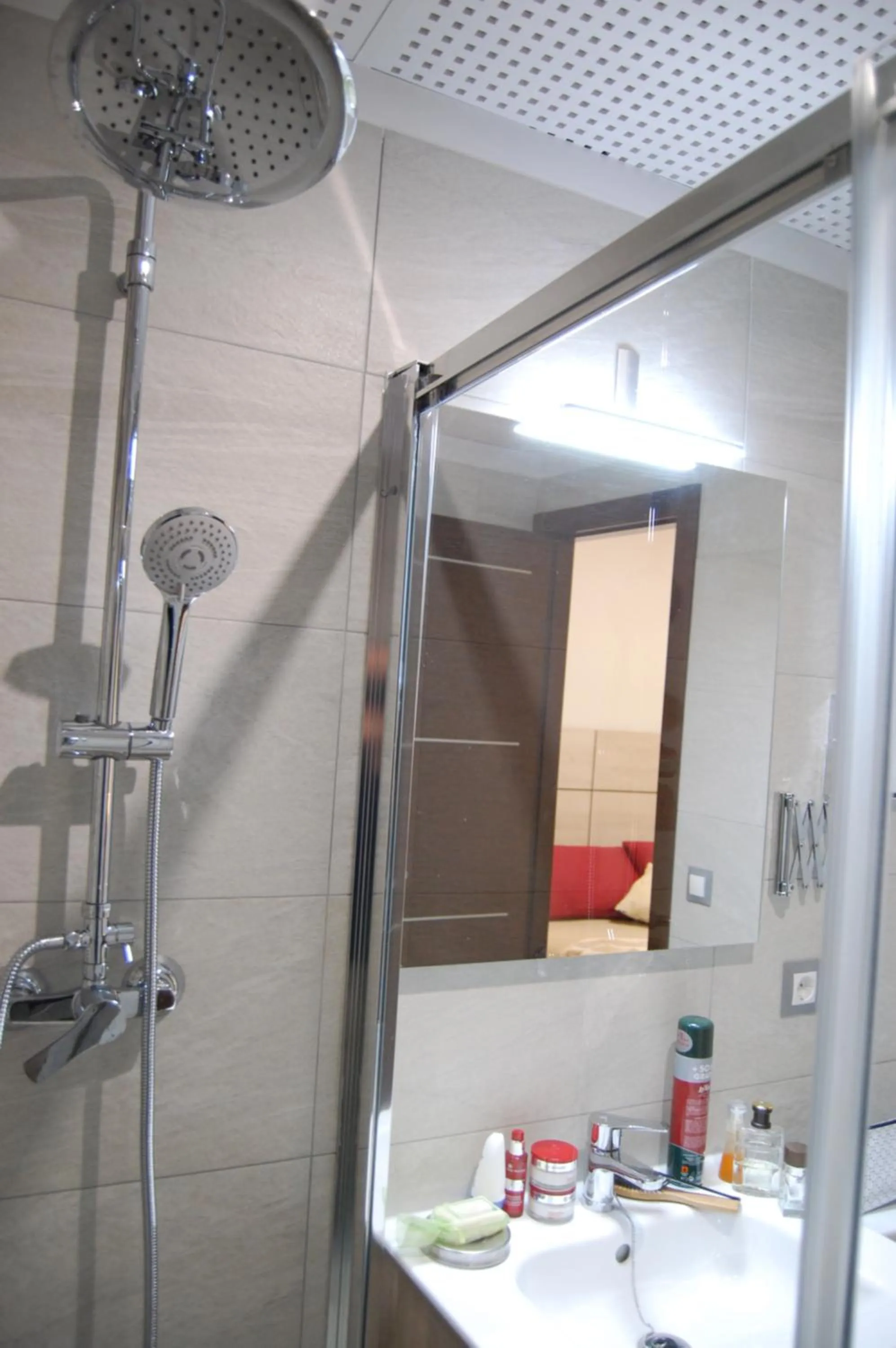 Shower in ALHAJAS DE CORDOBA