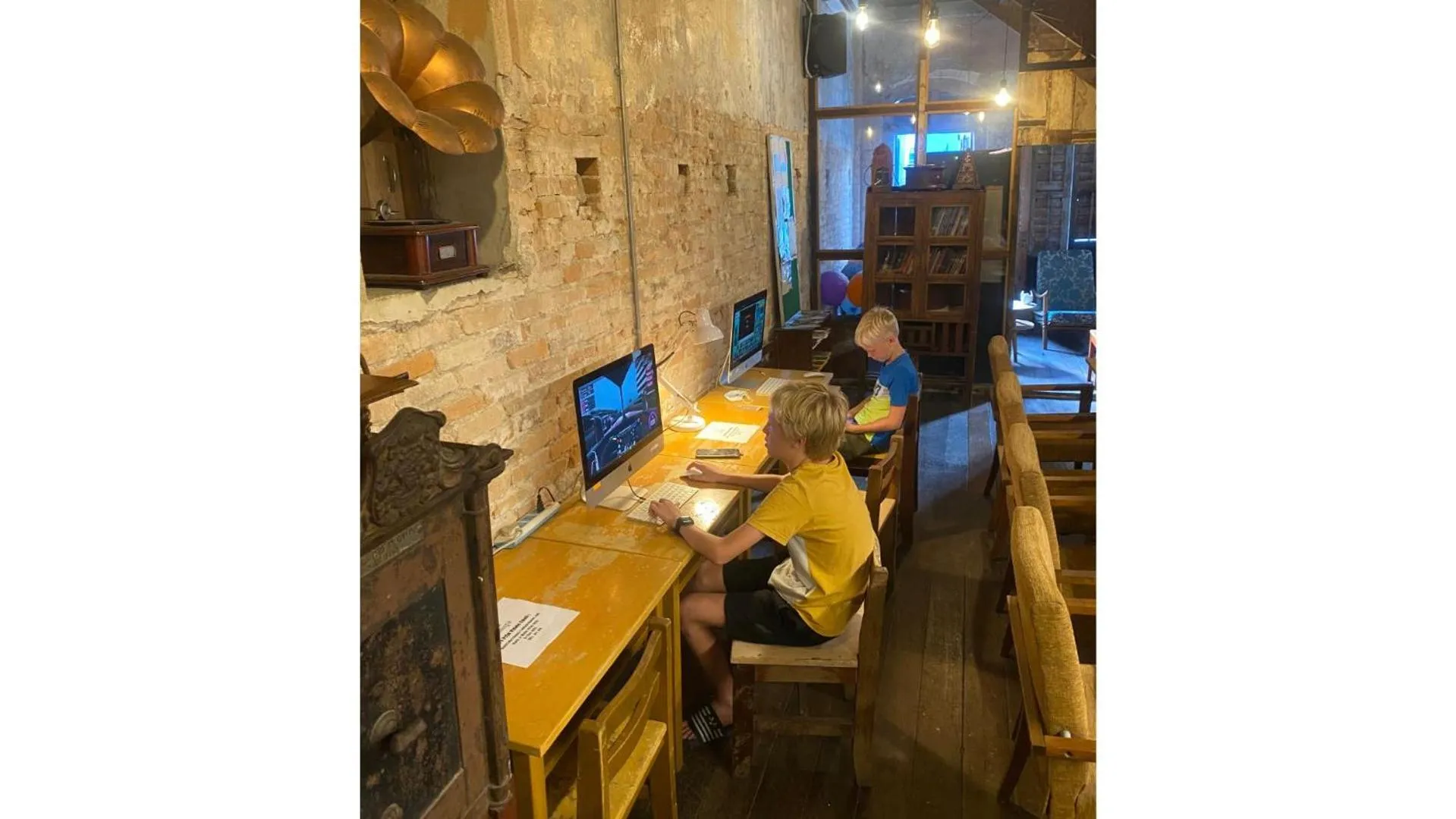 People in Mingle Highstreet - CoWorking Hub