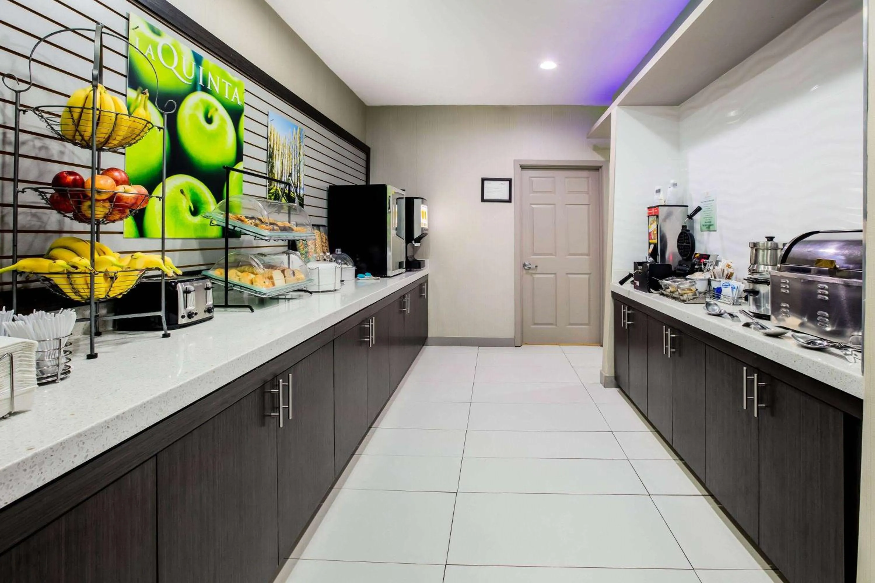 Breakfast in La Quinta by Wyndham Dallas Mesquite