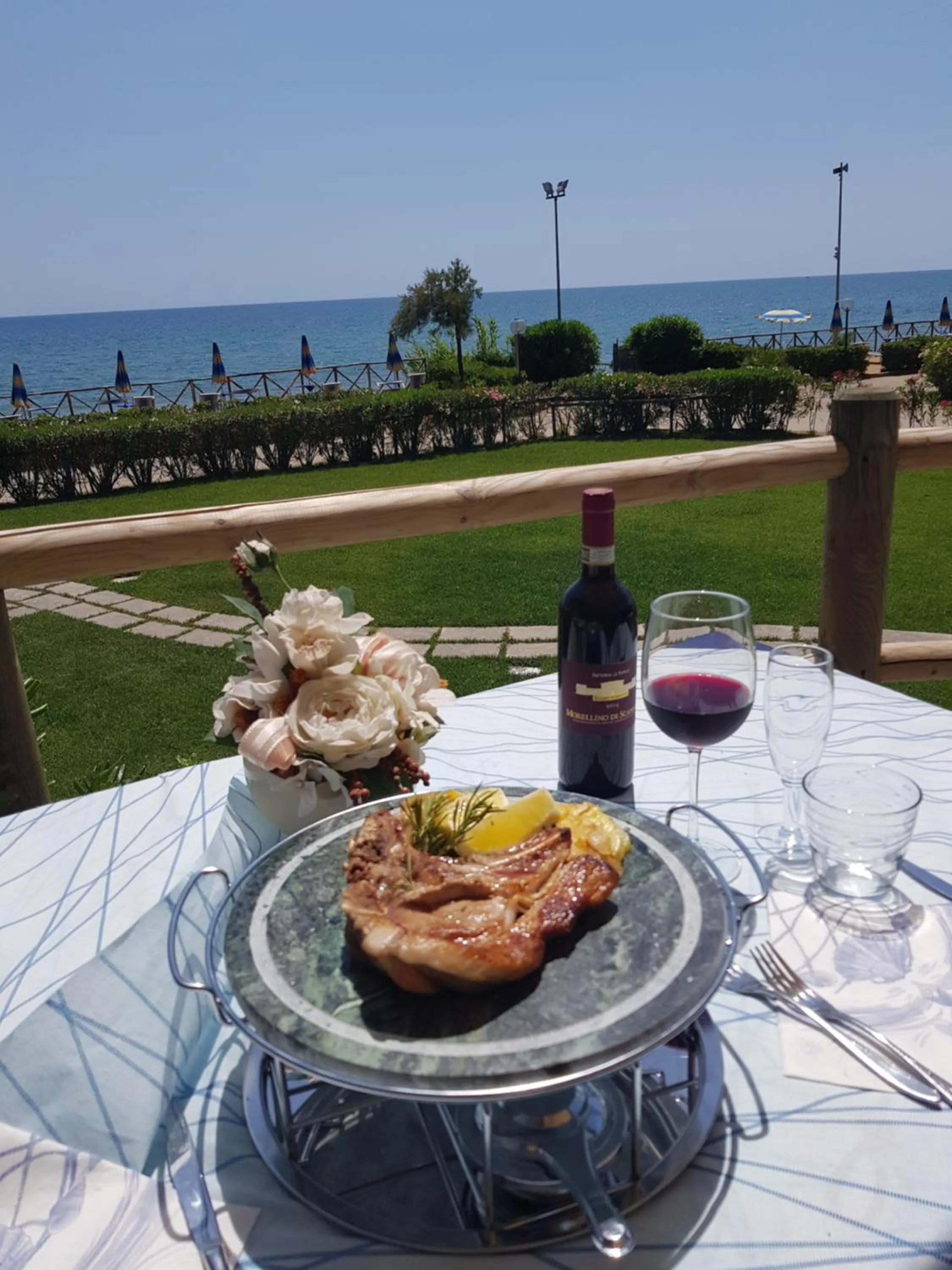 Restaurant/places to eat in Settebello Village