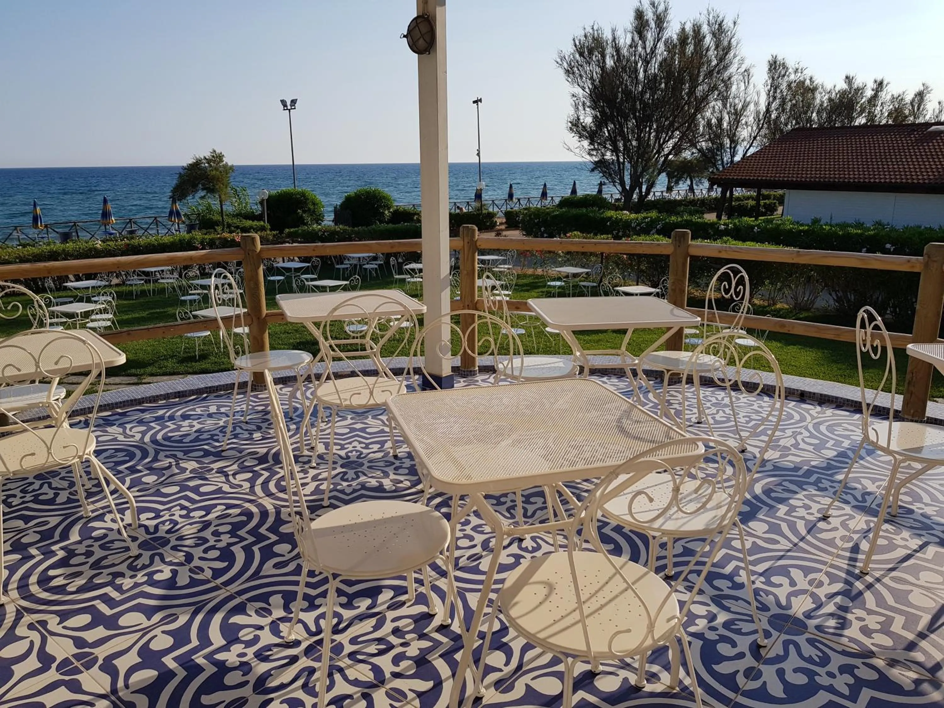 Restaurant/places to eat in Settebello Village