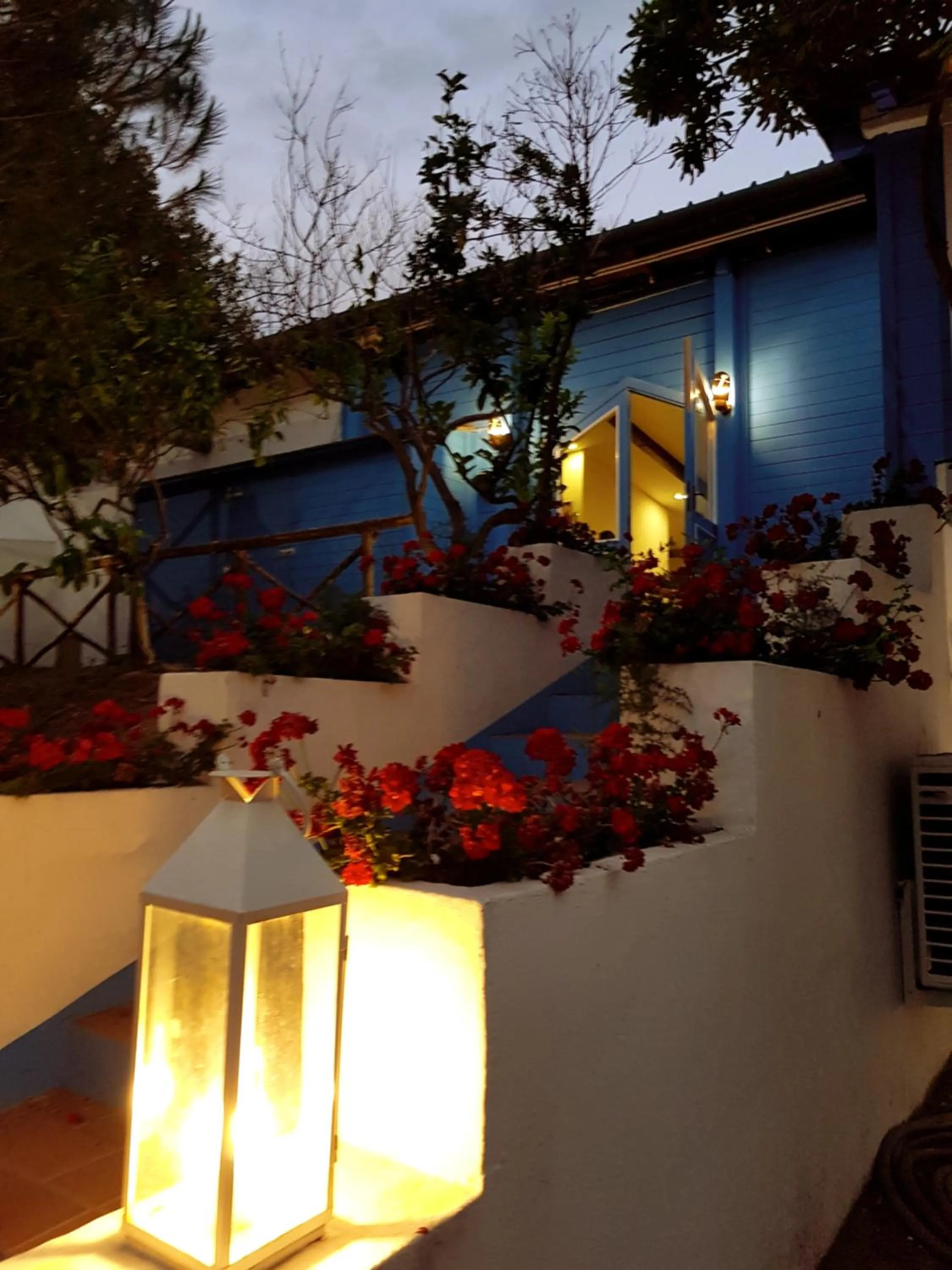 Restaurant/places to eat in Settebello Village