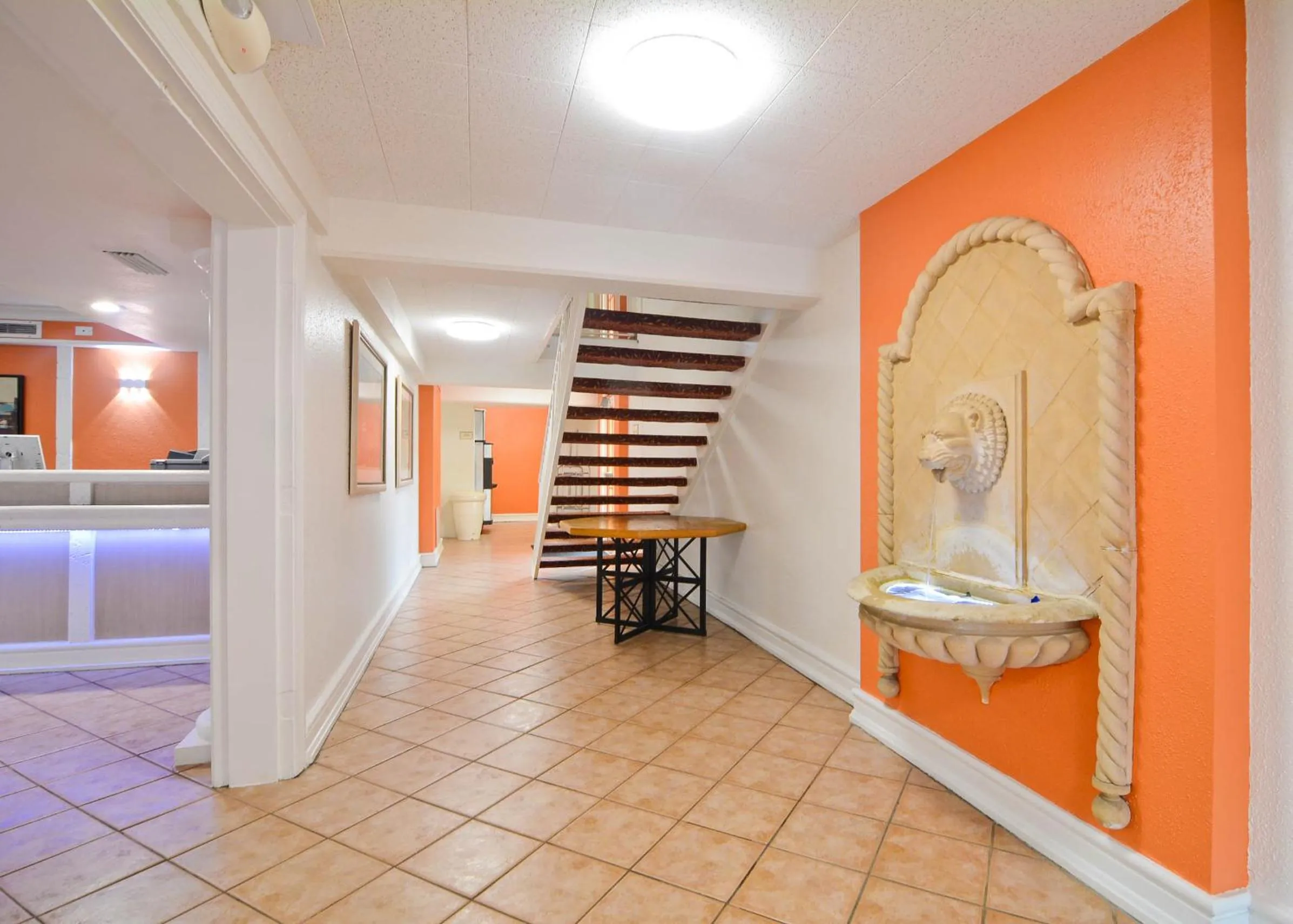 Lobby or reception in Relax Inn West Medical Center