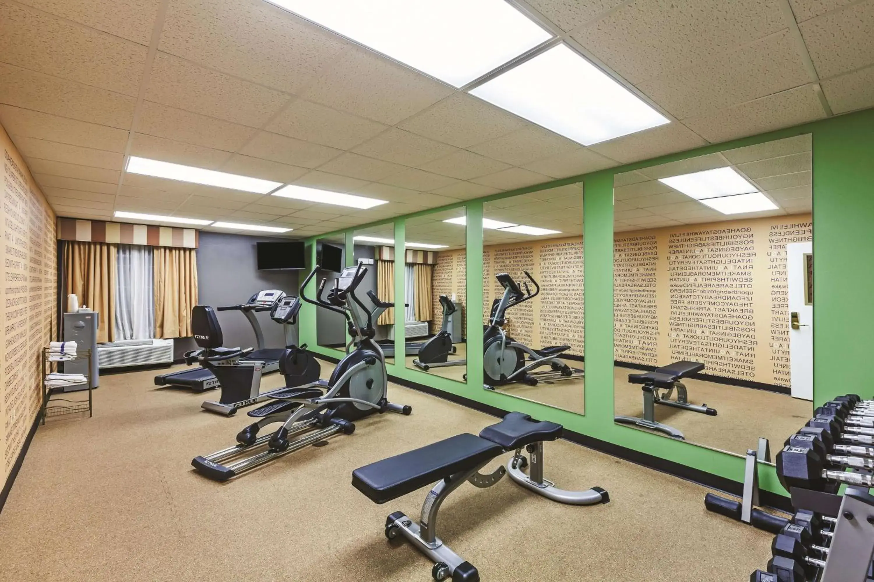 Fitness centre/facilities in La Quinta by Wyndham Granbury Fitness centre/facilities in La Quinta by Wyndham Granbury