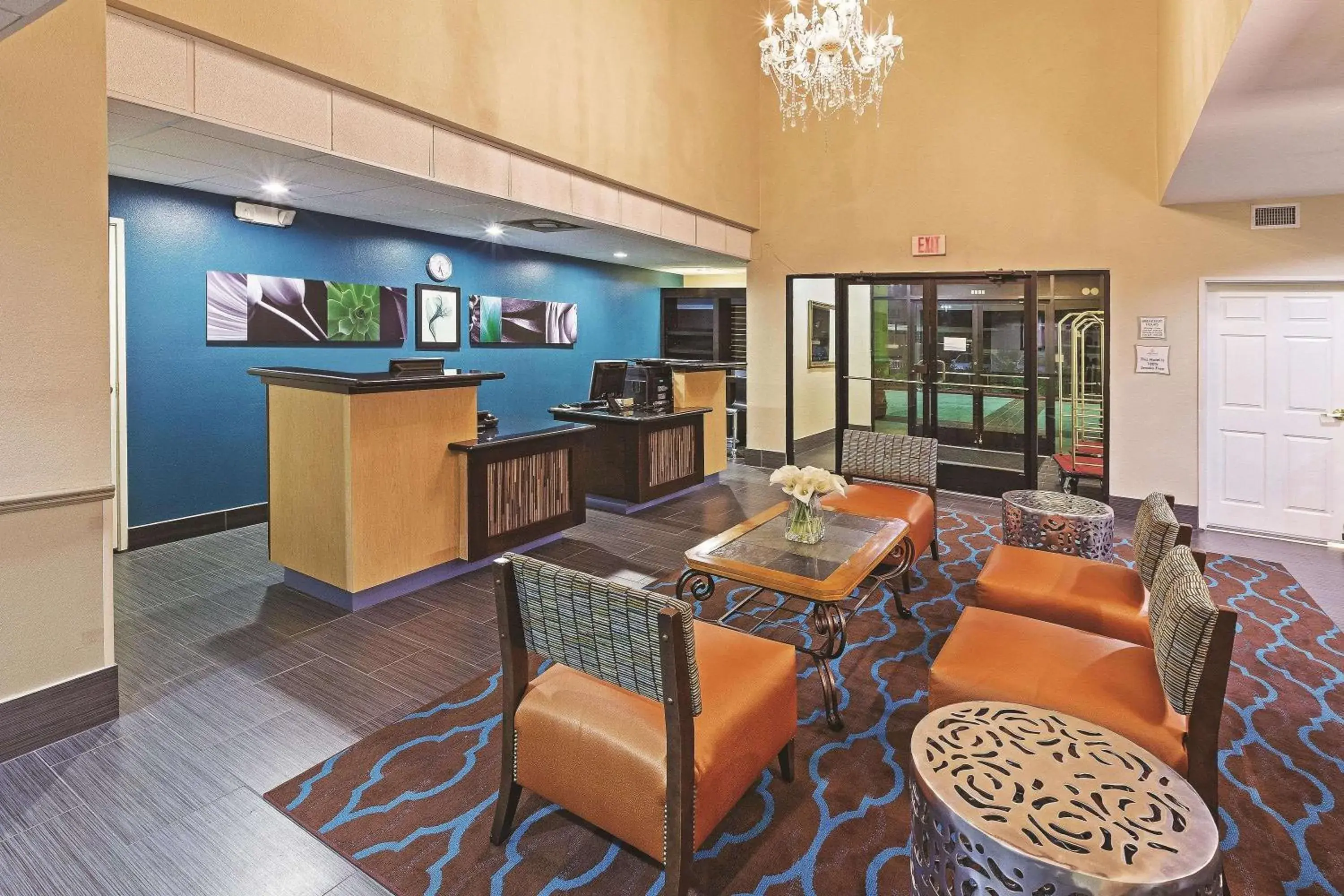 Lobby or reception in La Quinta by Wyndham Pasadena Lobby or reception in La Quinta by Wyndham Pasadena