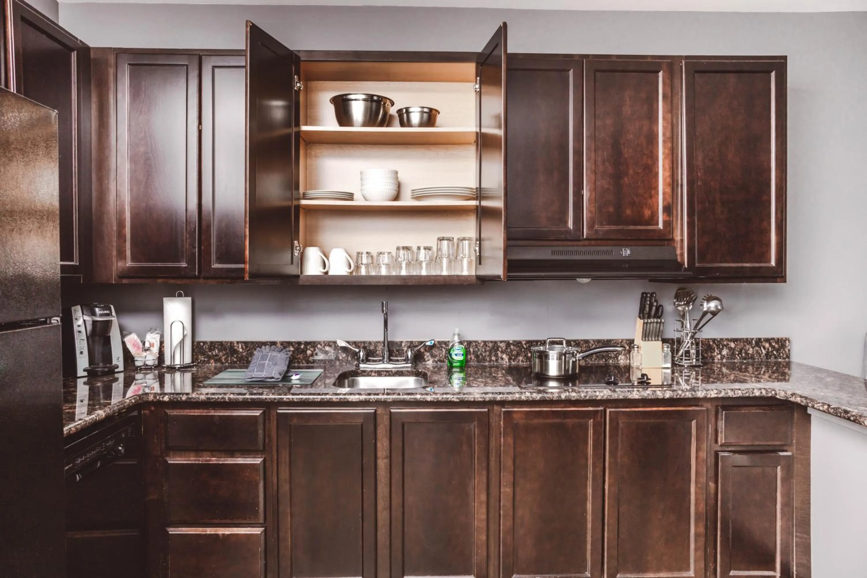 Kitchen or kitchenette in The Inn On Sheridan