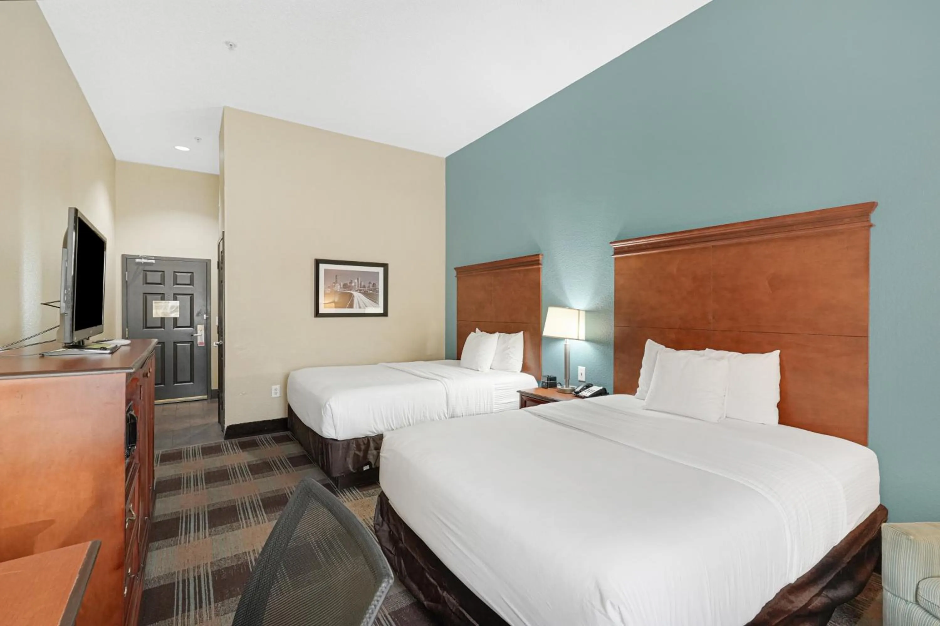 Bedroom, Bed in La Quinta by Wyndham Houston Hobby Airport