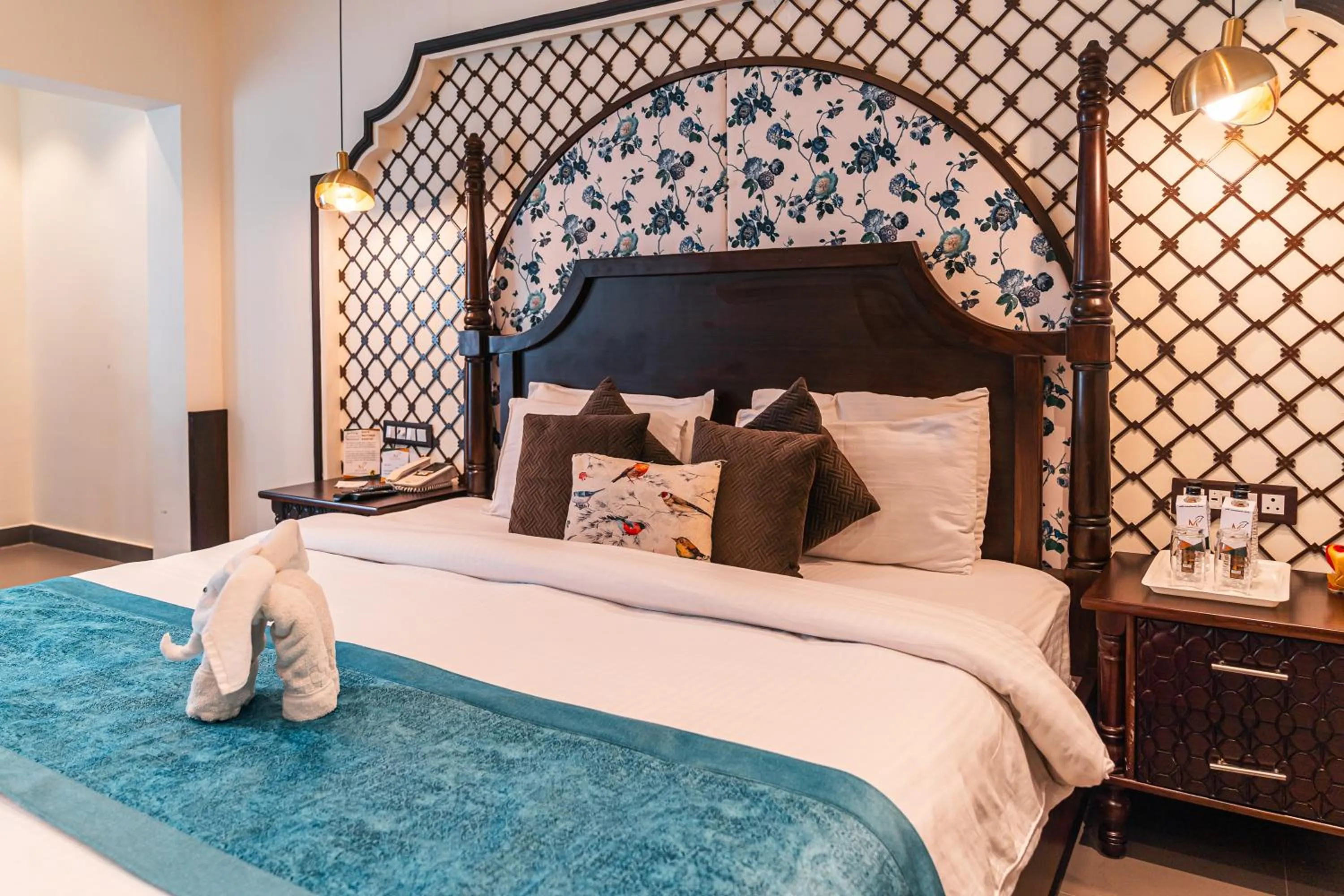 Bed in Manu Maharani Resort