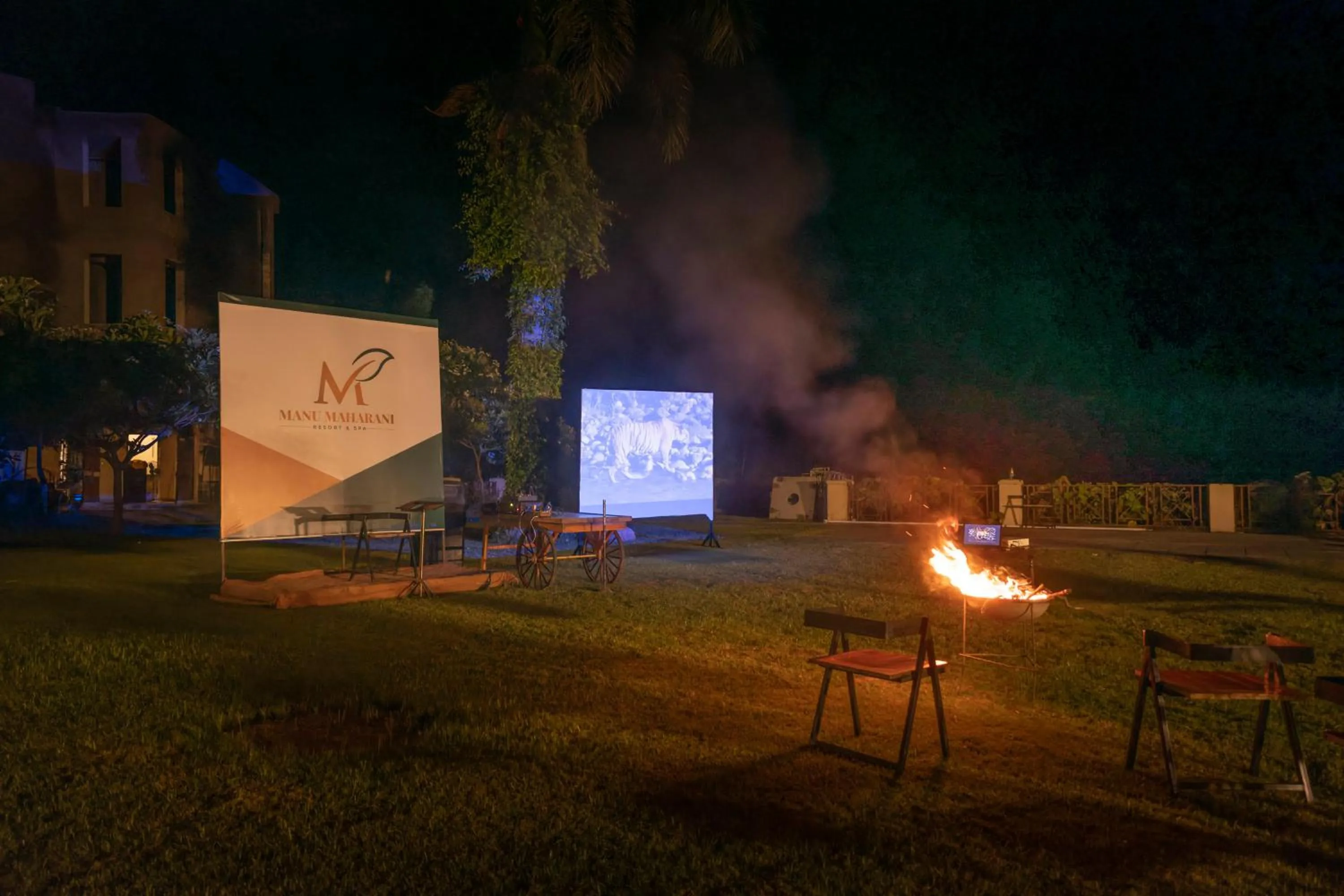 Entertainment in Manu Maharani Resort