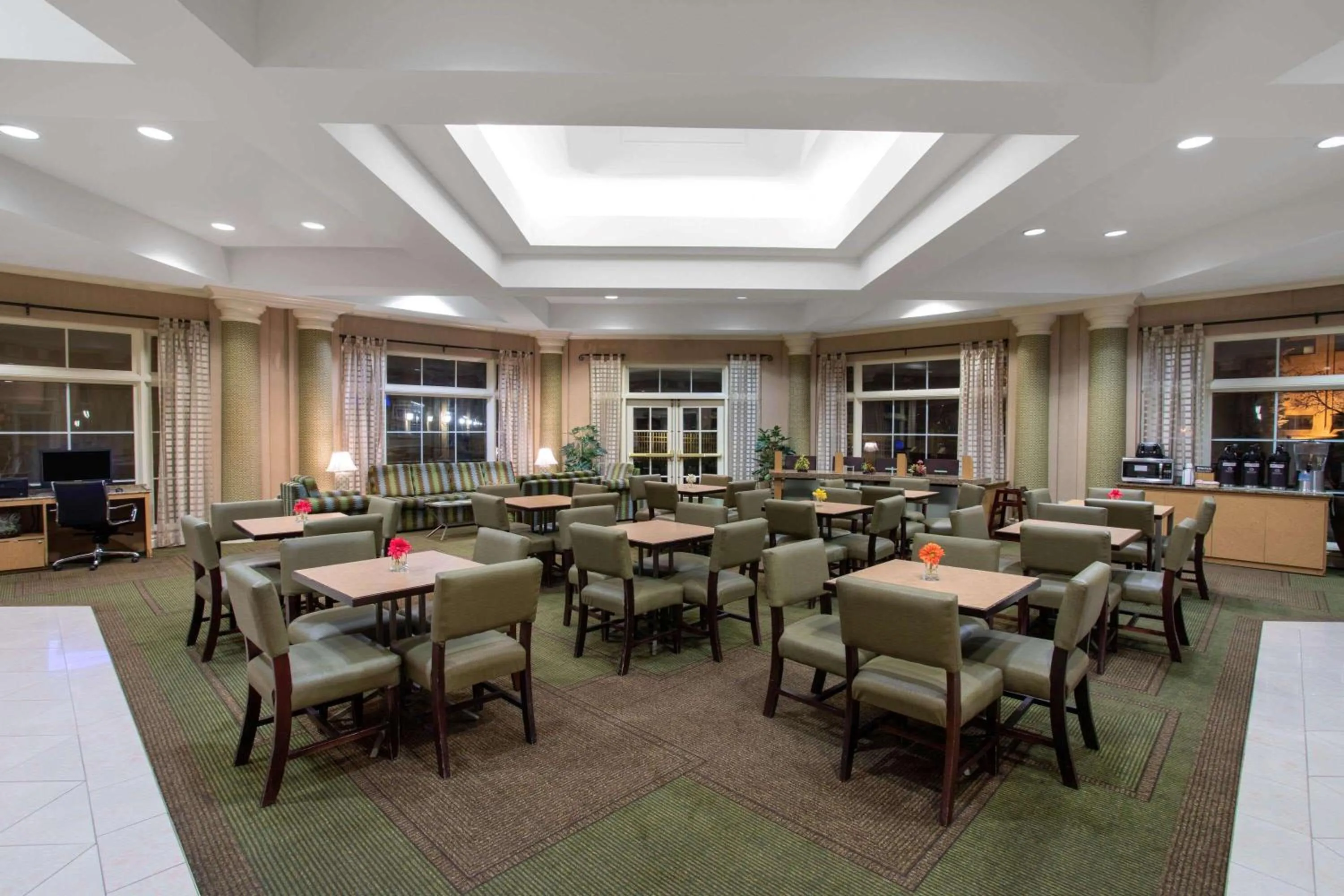 Lobby or reception in La Quinta by Wyndham Denver Southwest Lakewood