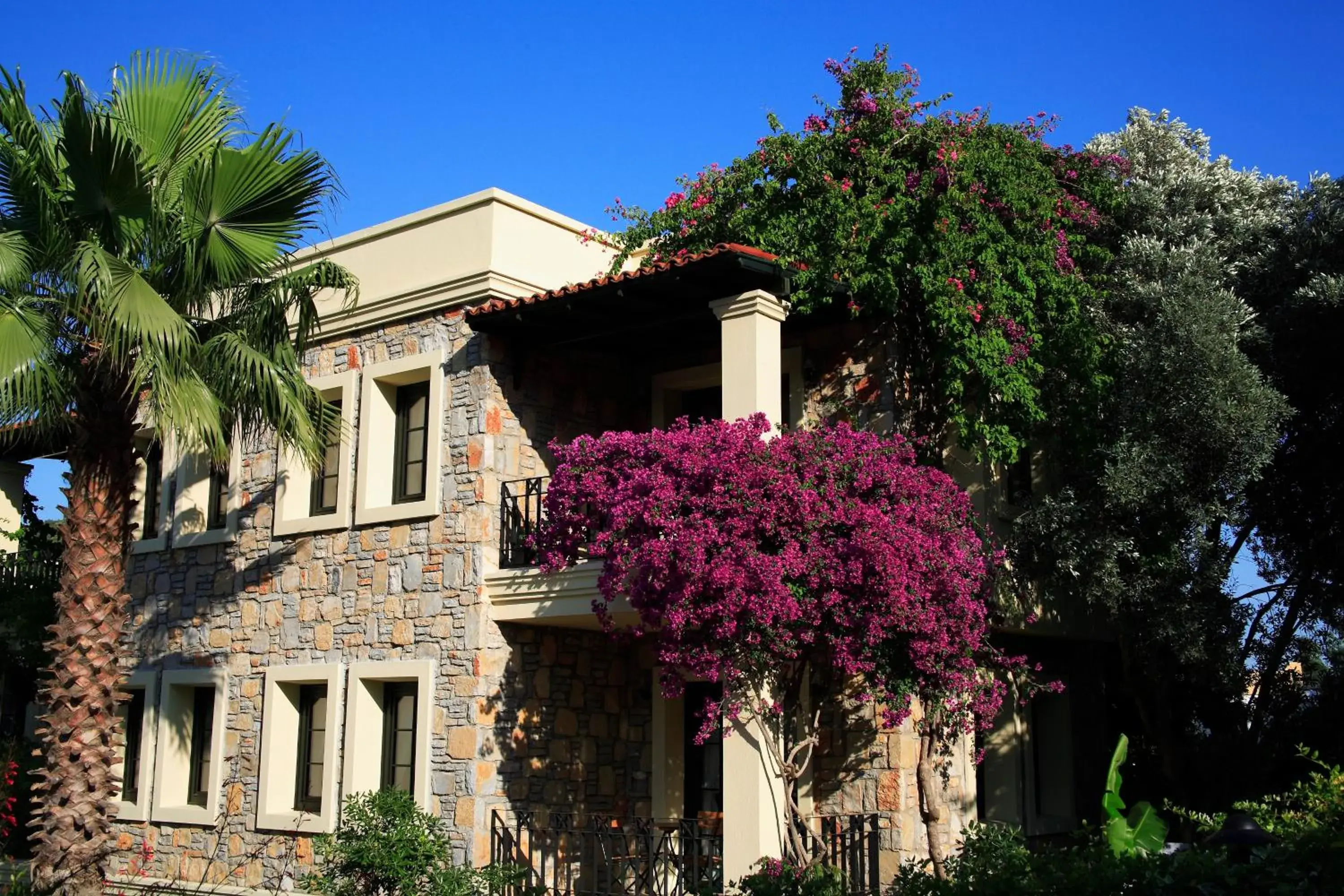 Property building in Zeytinada Hotel Property building in Zeytinada Hotel